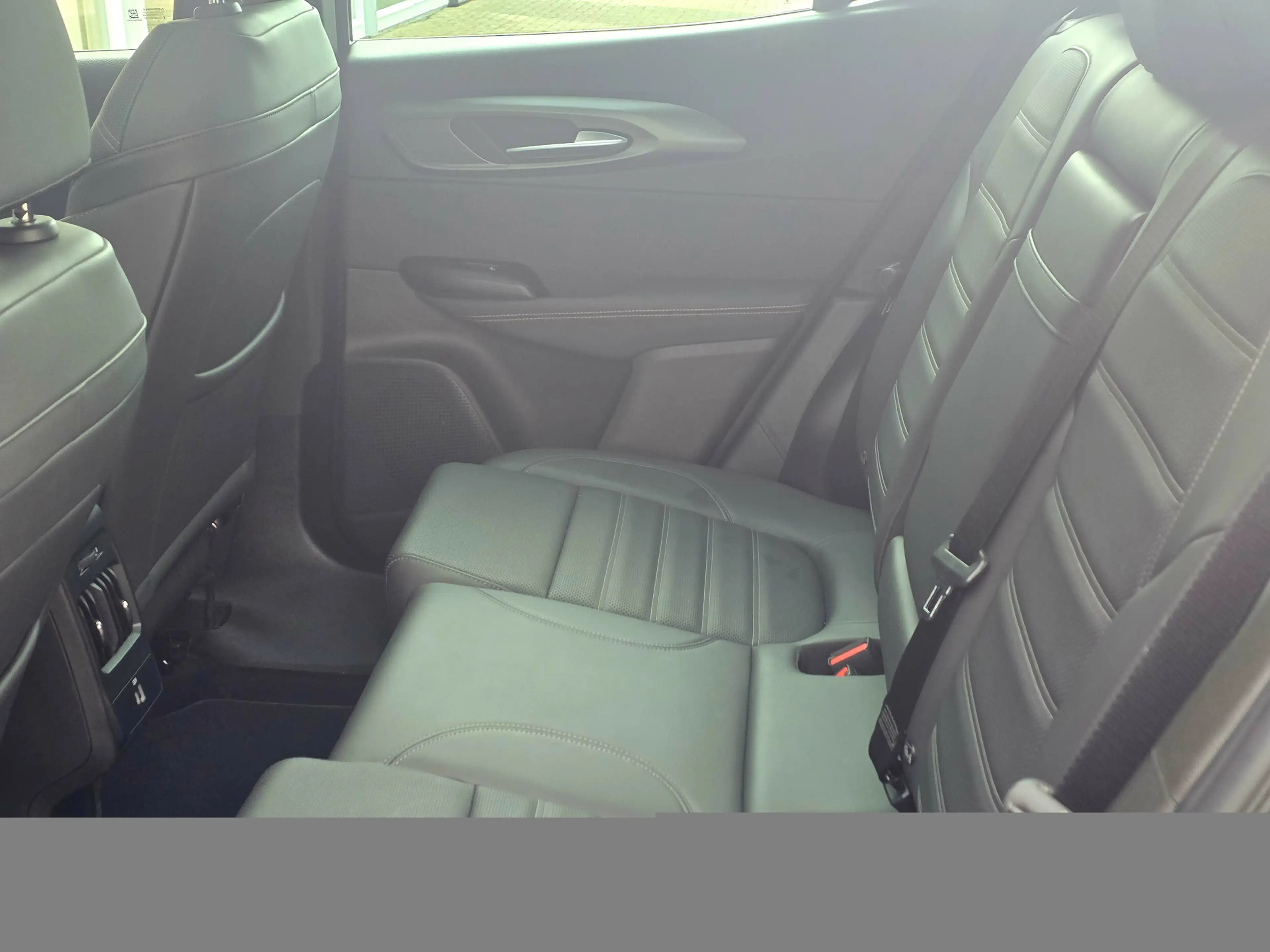 Alfa Romeo Tonale 1.5T Hybrid Veloce | Panorama-Dak — photo 11