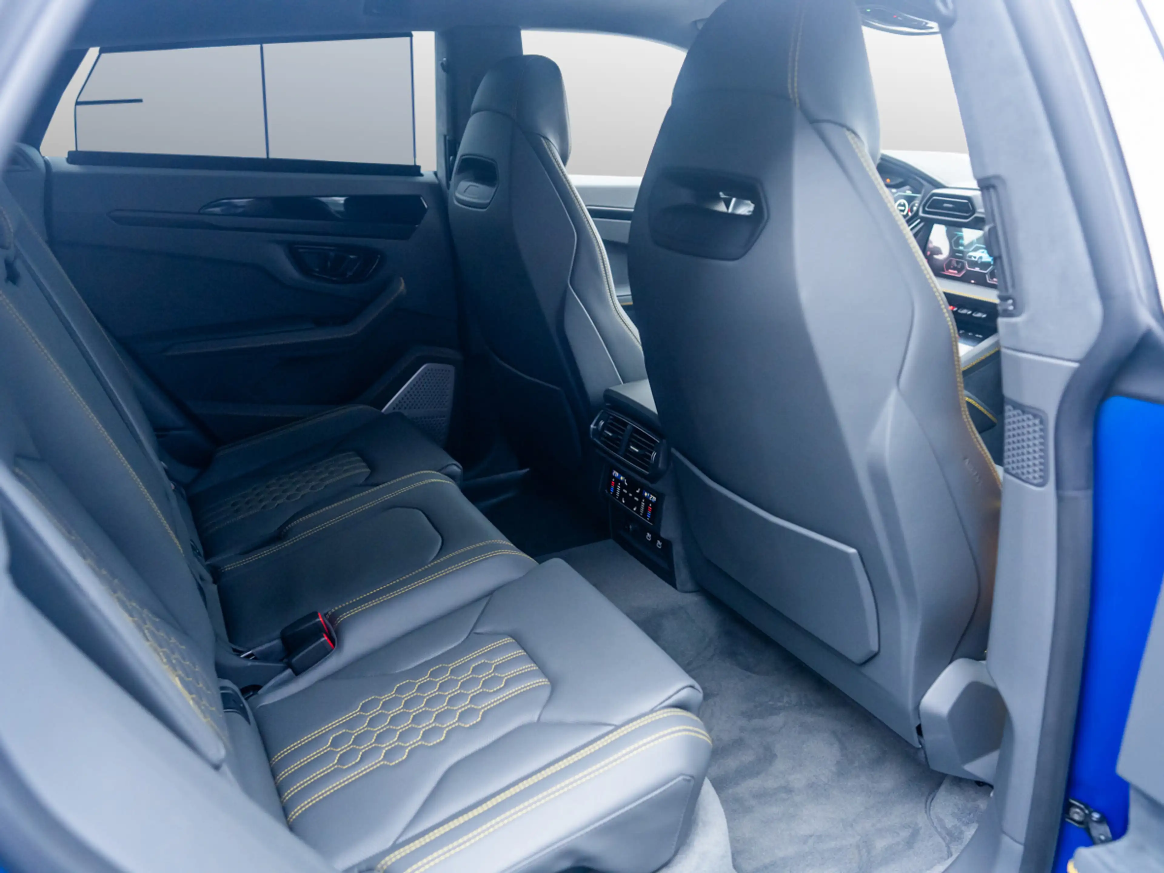Lamborghini Urus SE | AdPersonam Akra | Lamborghini Nürnberg — photo 8