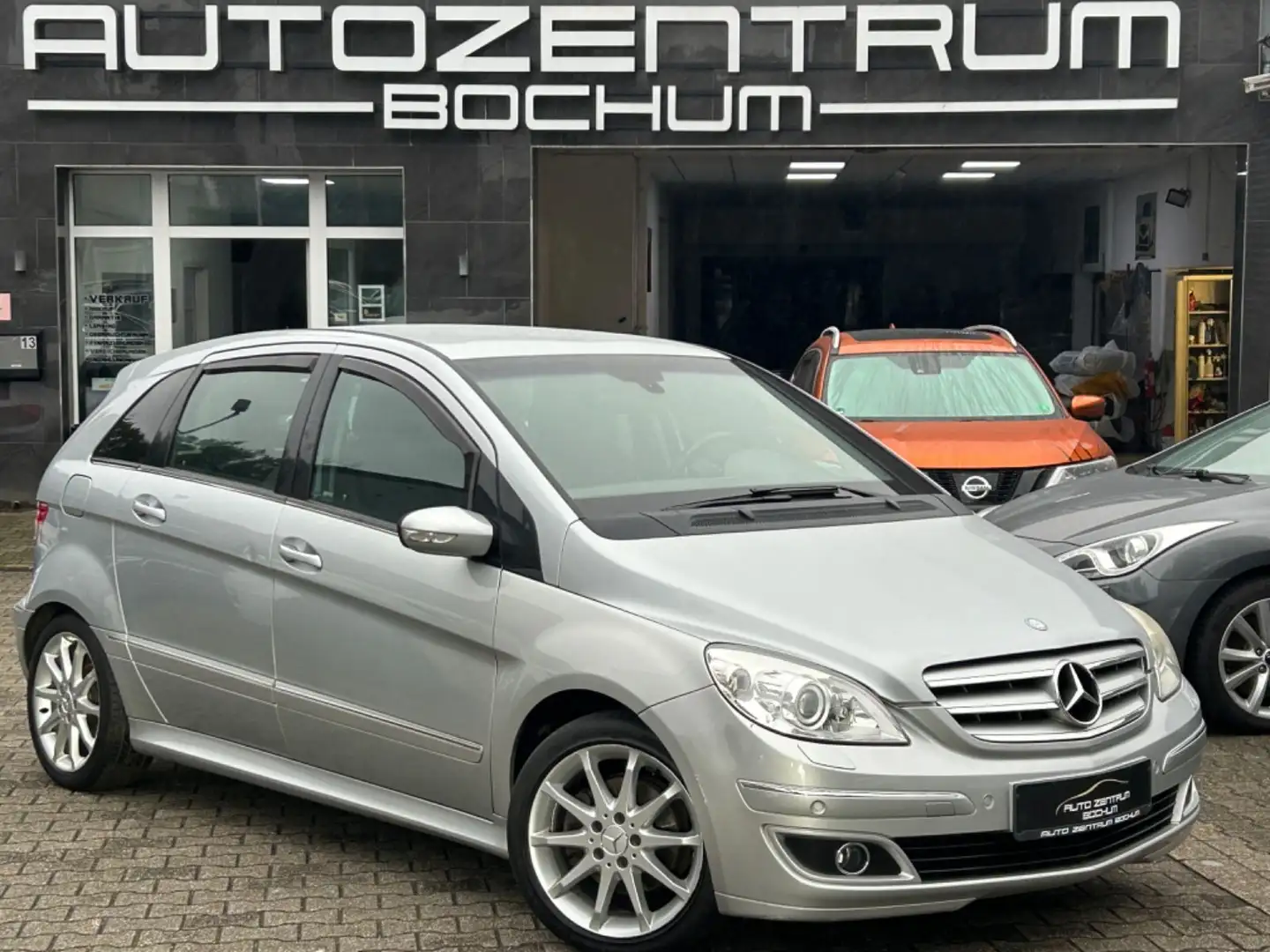 Mercedes-Benz B 200 CDI Automatik Sportpaket Navi PDC Bi-Xenon Silber - 1
