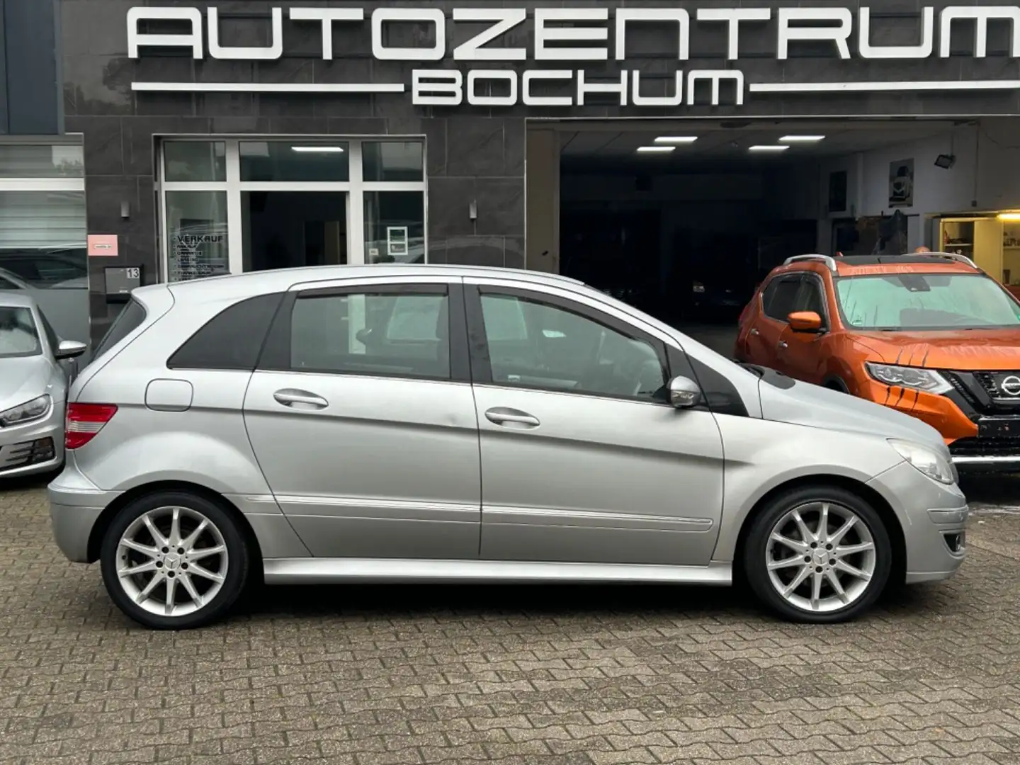 Mercedes-Benz B 200 CDI Automatik Sportpaket Navi PDC Bi-Xenon Silber - 2
