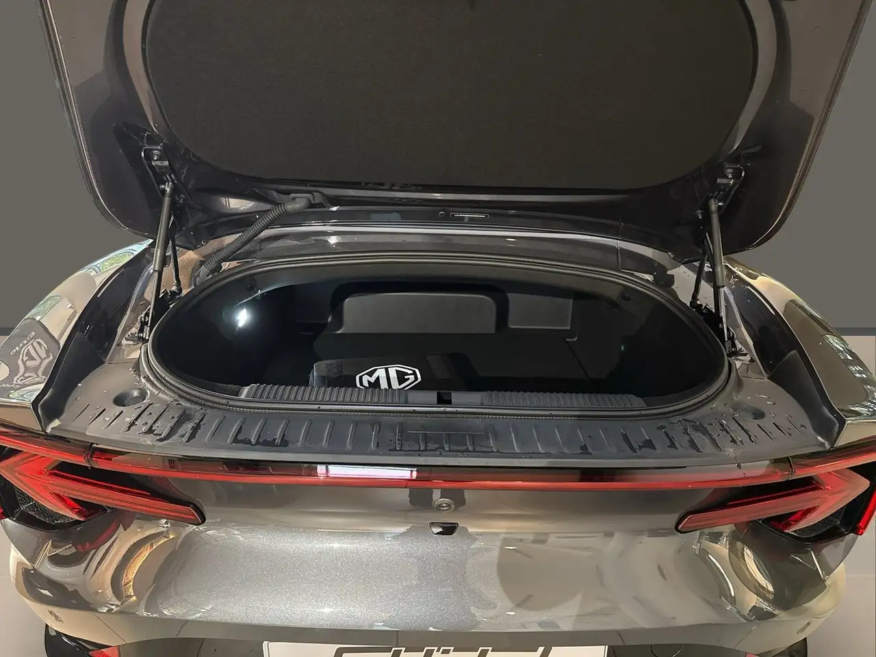 MG Cyberster XPOWER AWD 360° ACC Bose Ambient LKA IHC 7