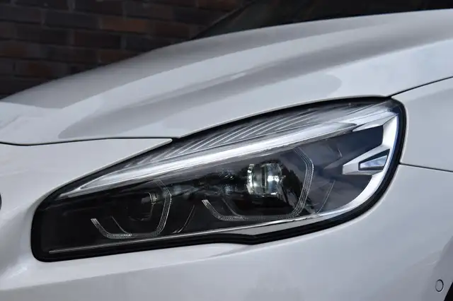 BMW 2 Series view 10