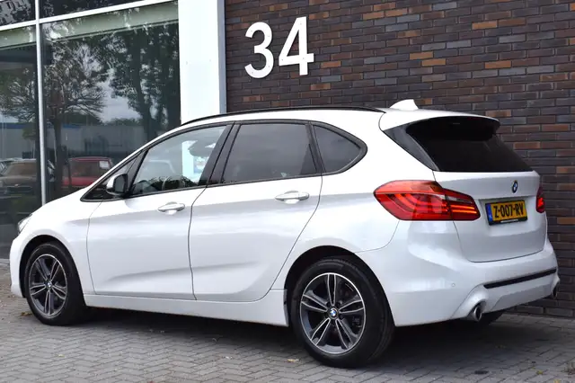 BMW 2 Series view 15