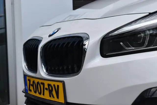 BMW 2 Series view 12
