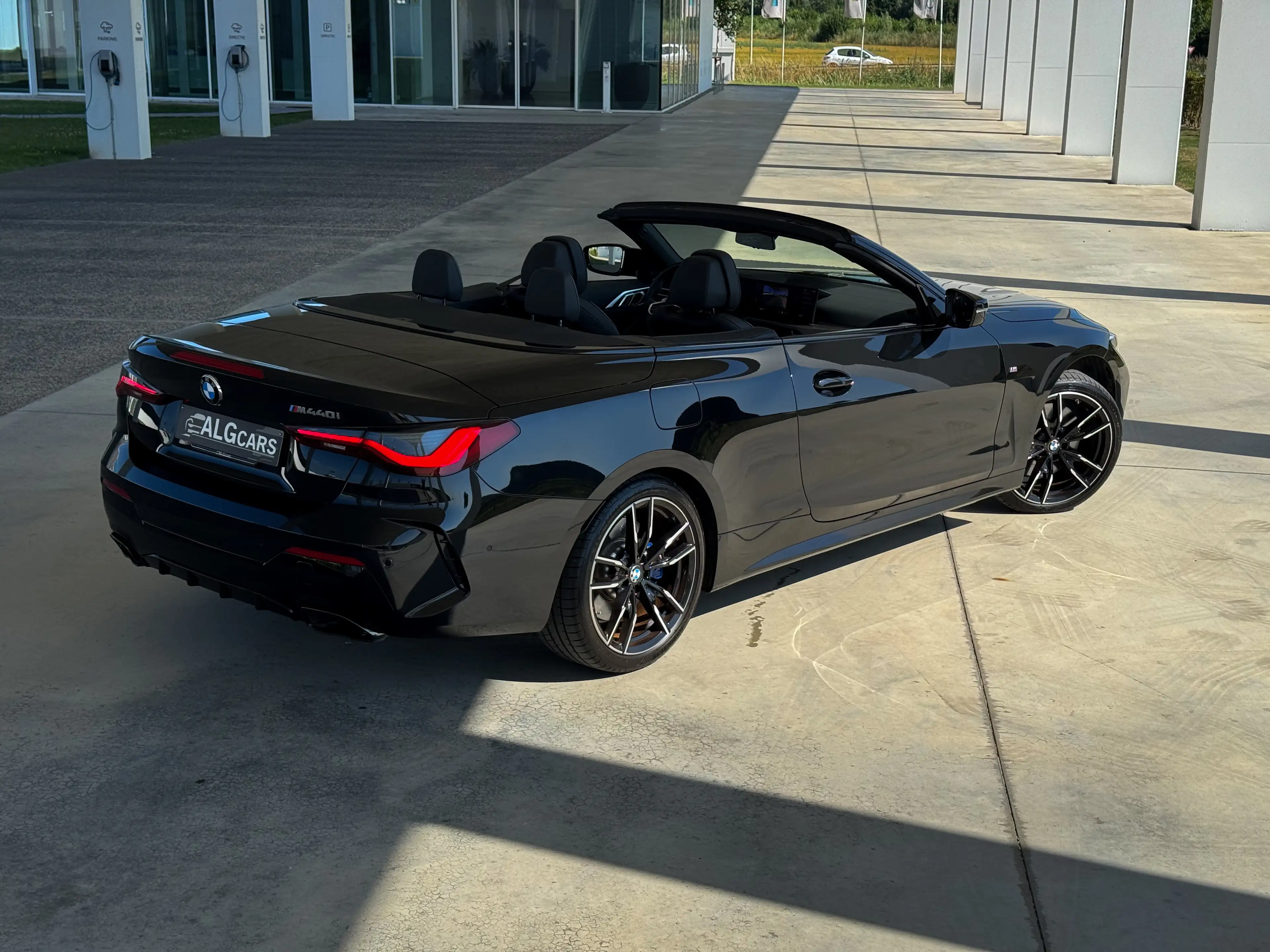 BMW 440 i Cabrio M-Sport Shadow Line — photo 9