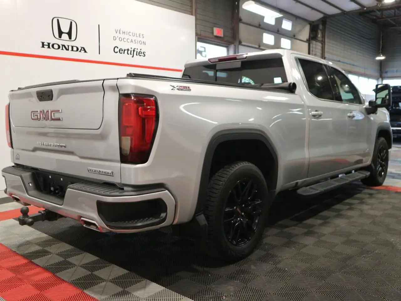GMC Sierra 1500 photo GMC Sierra 1500