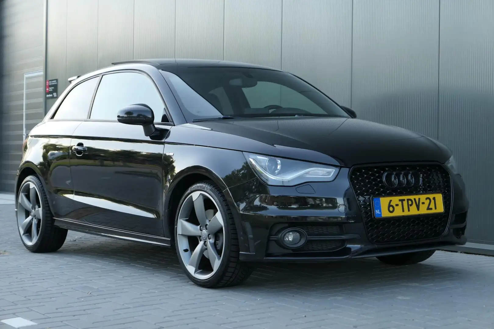 Audi A1 1.4 TFSI S edition S-line Pano Schaalstoelen 185PK Negro - 2