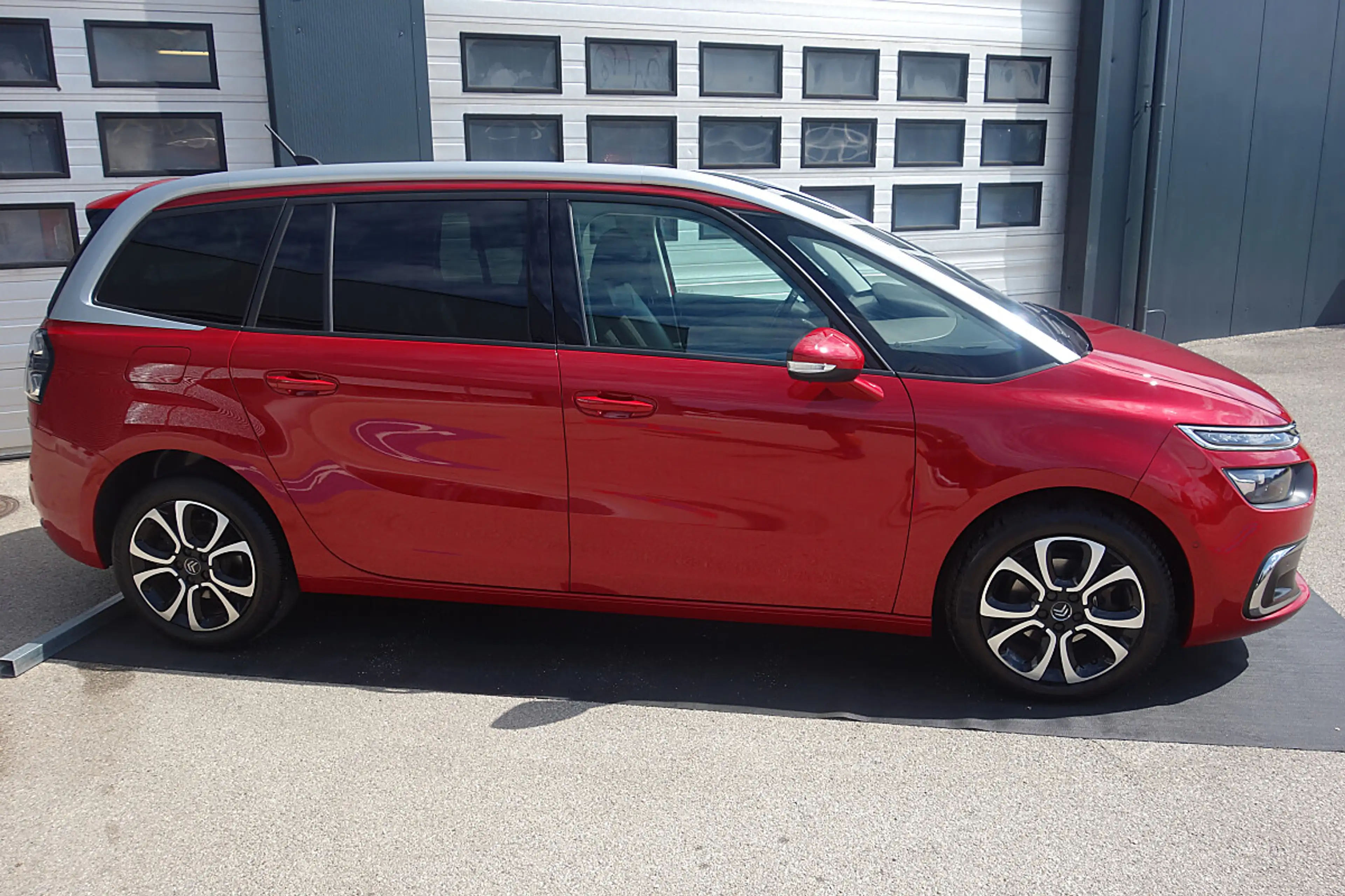 Citroen C4 SpaceTourer C4 Spacetourer Grand PT 130 S&S 6-Gang Shine — photo 4