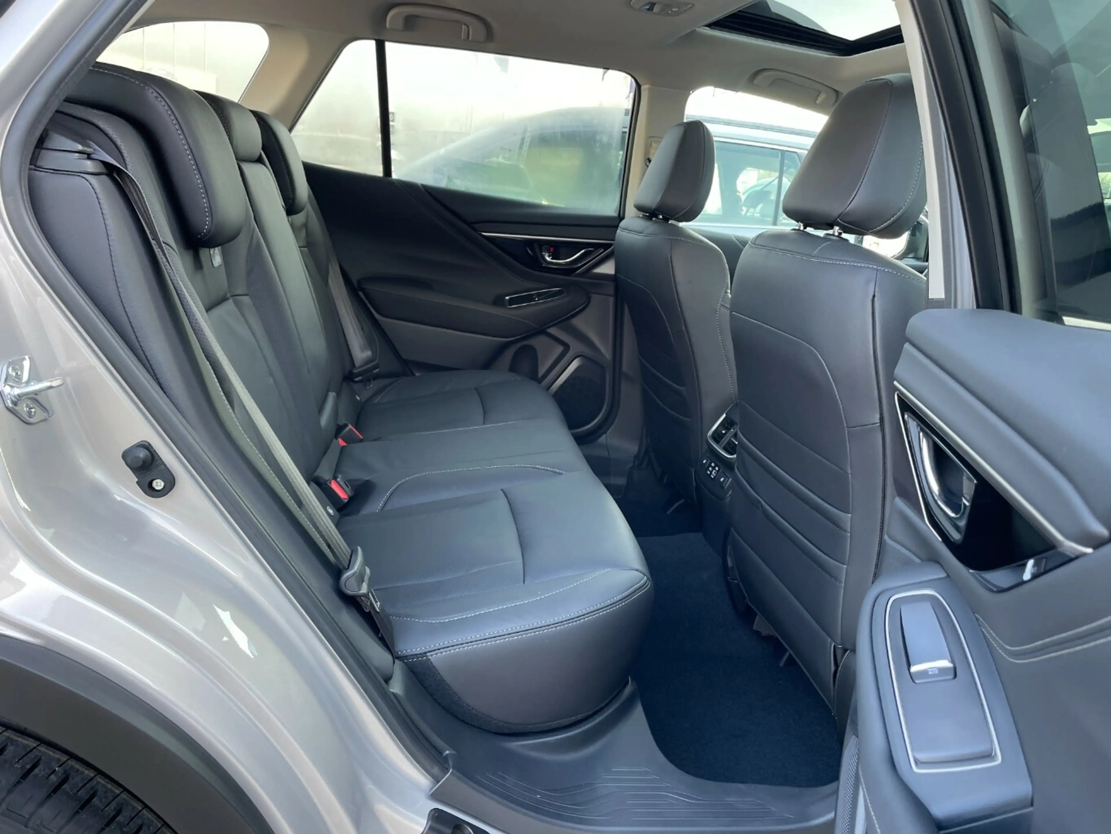 Subaru OUTBACK 2.5i Platinum*LED*DAB+*PTC*Lagewagen — photo 12