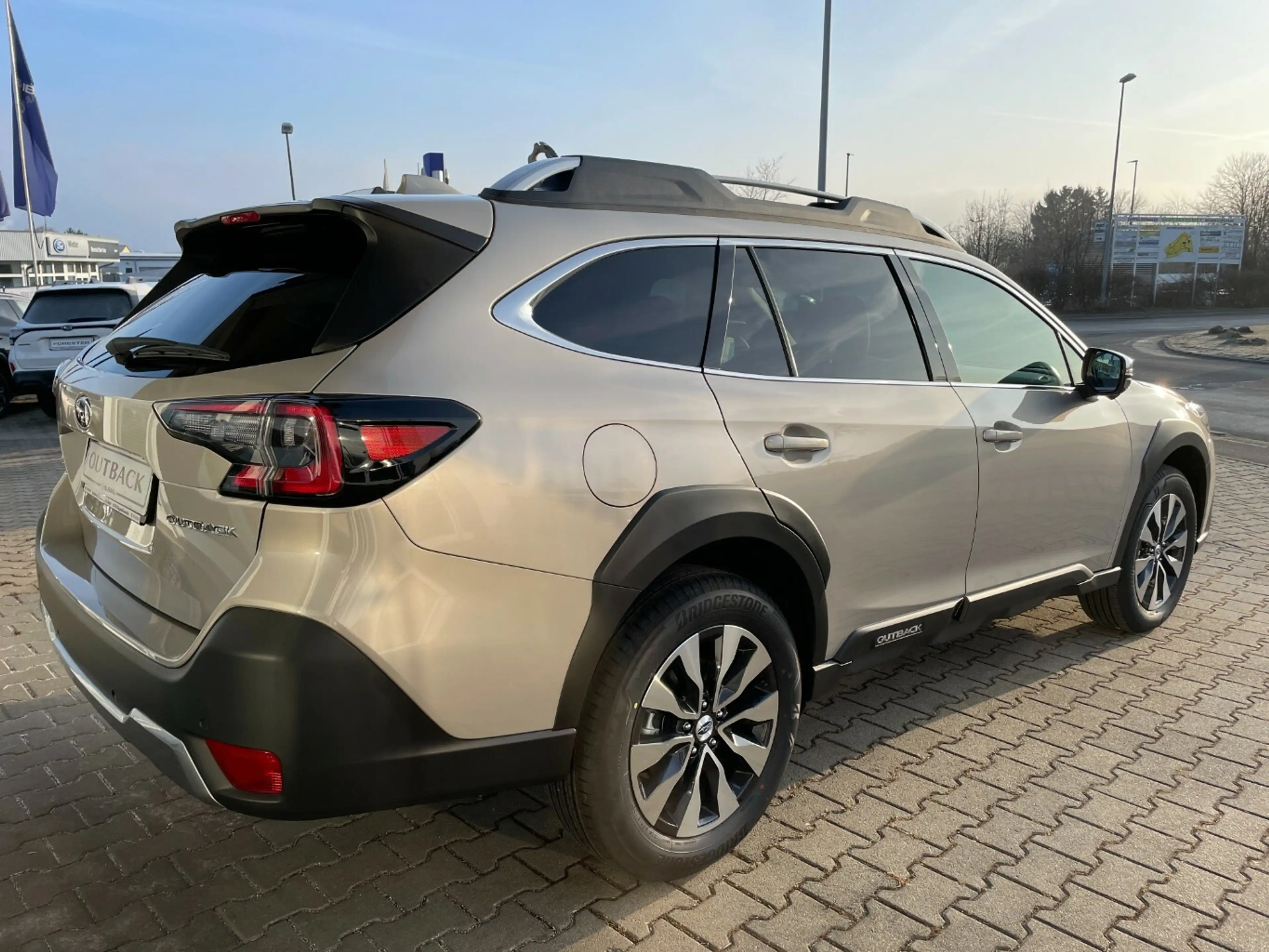 Subaru OUTBACK 2.5i Platinum*LED*DAB+*PTC*Lagewagen — photo 3