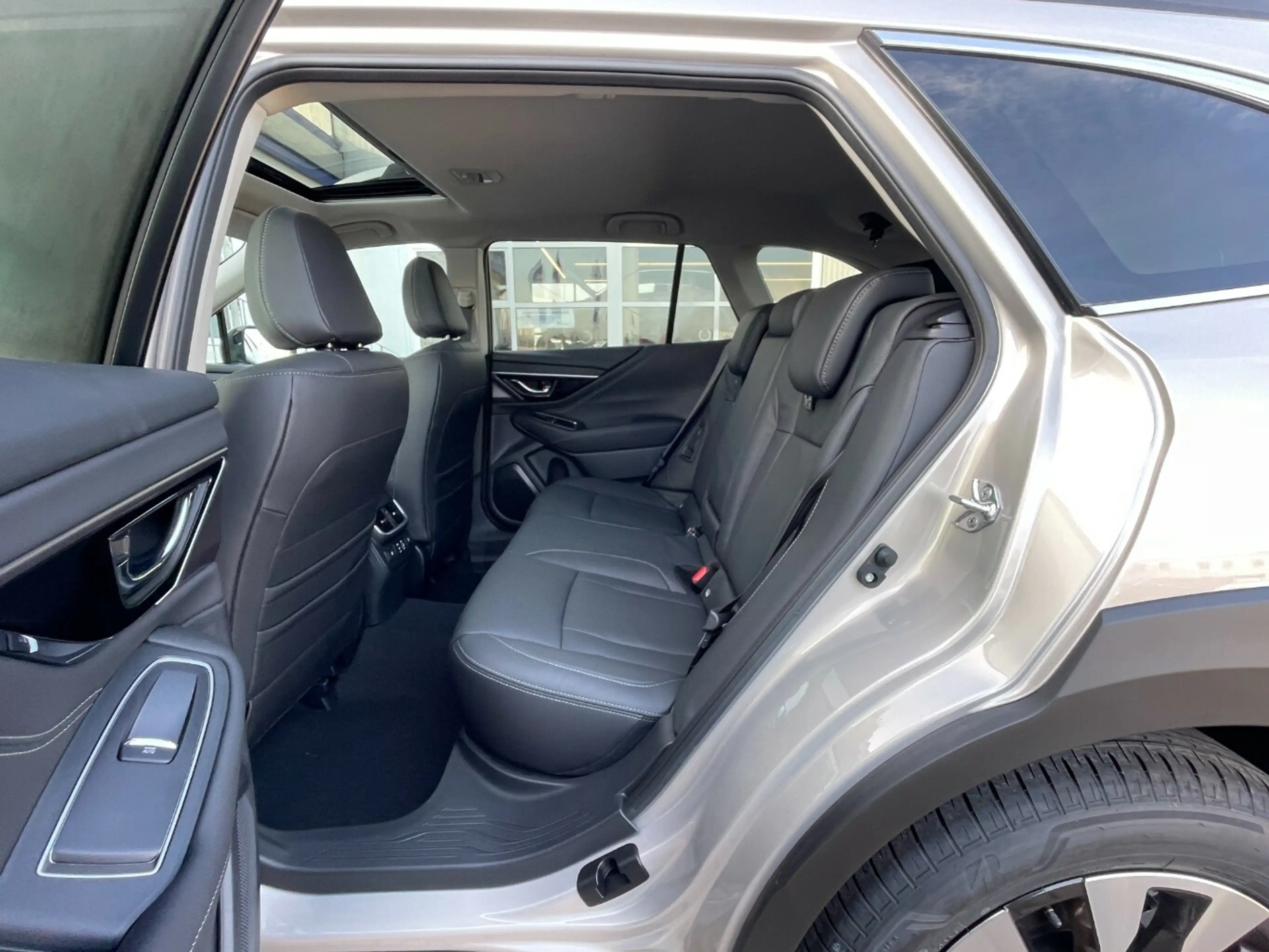 Subaru OUTBACK 2.5i Platinum*LED*DAB+*PTC*Lagewagen — photo 8