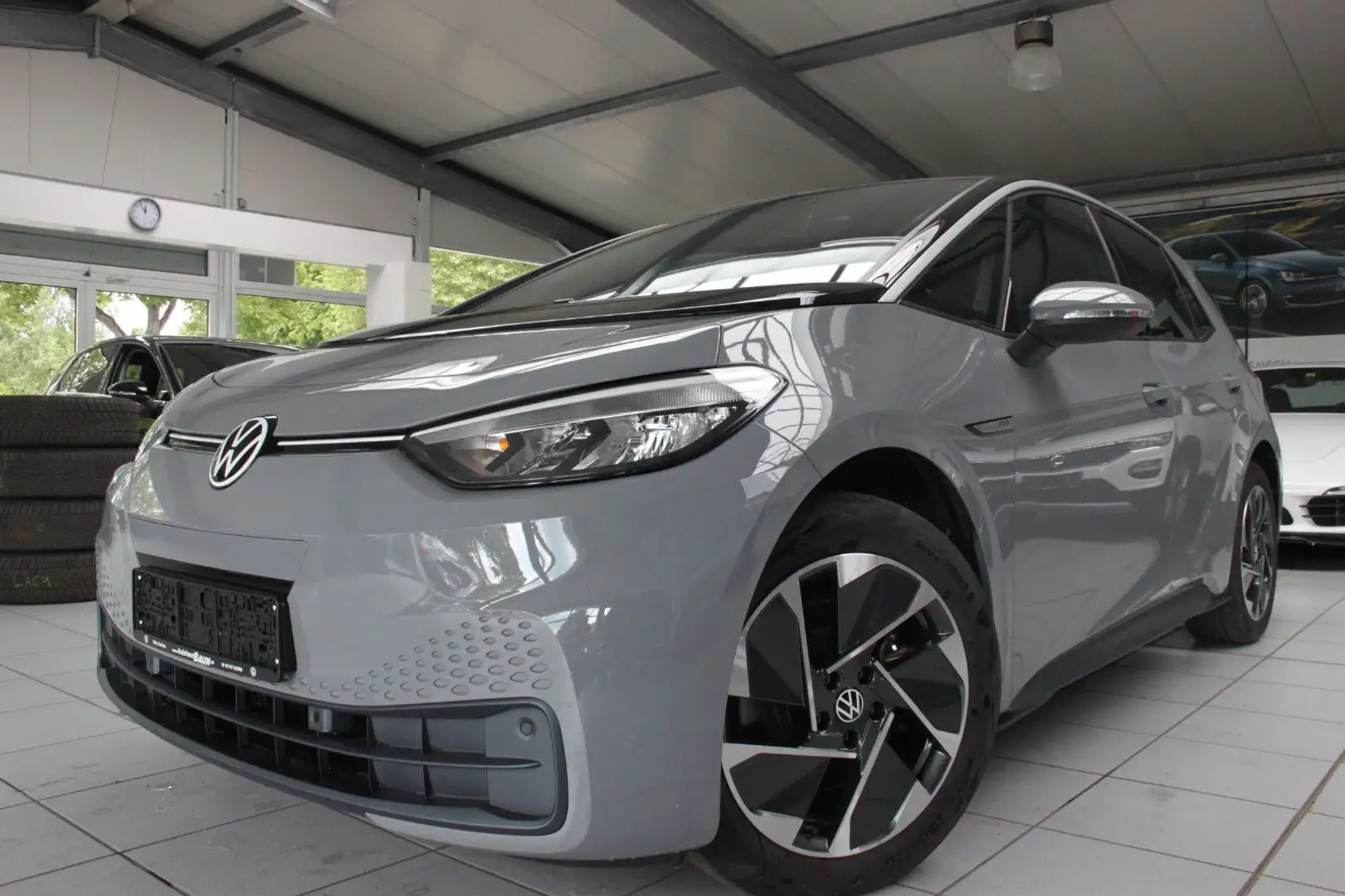 Volkswagen ID.3 PRO/PERF/WRMPE/19"/ACC/LED/NAVIPRO/STZHZ/PD Gris - 2