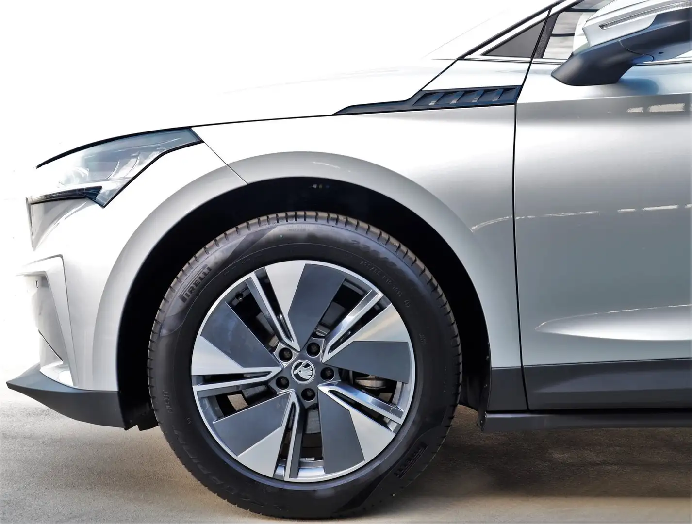 Skoda Enyaq 80 Silber - 2