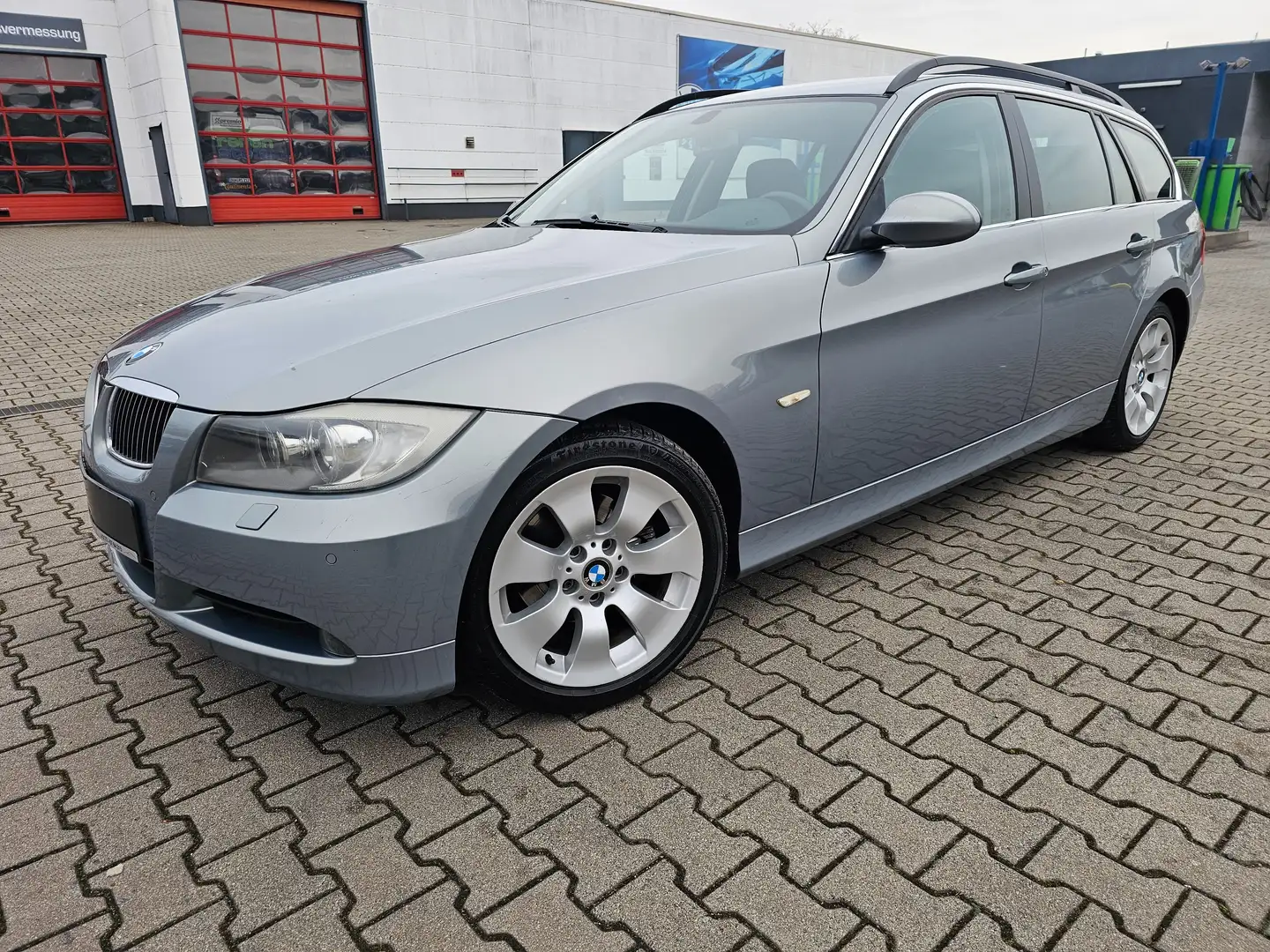 BMW 325 3er Touring 325i Touring Aut.2-H,Klima,TÜV 2/28 Grau - 1