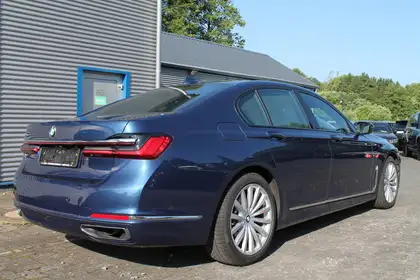 Annonce voiture d'occasion BMW 740 - CARADIZE