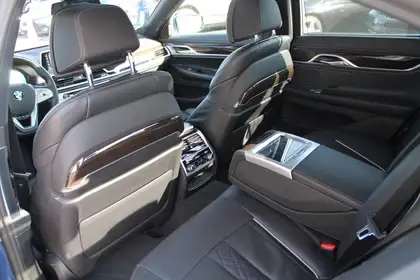 Annonce voiture d'occasion BMW 740 - CARADIZE