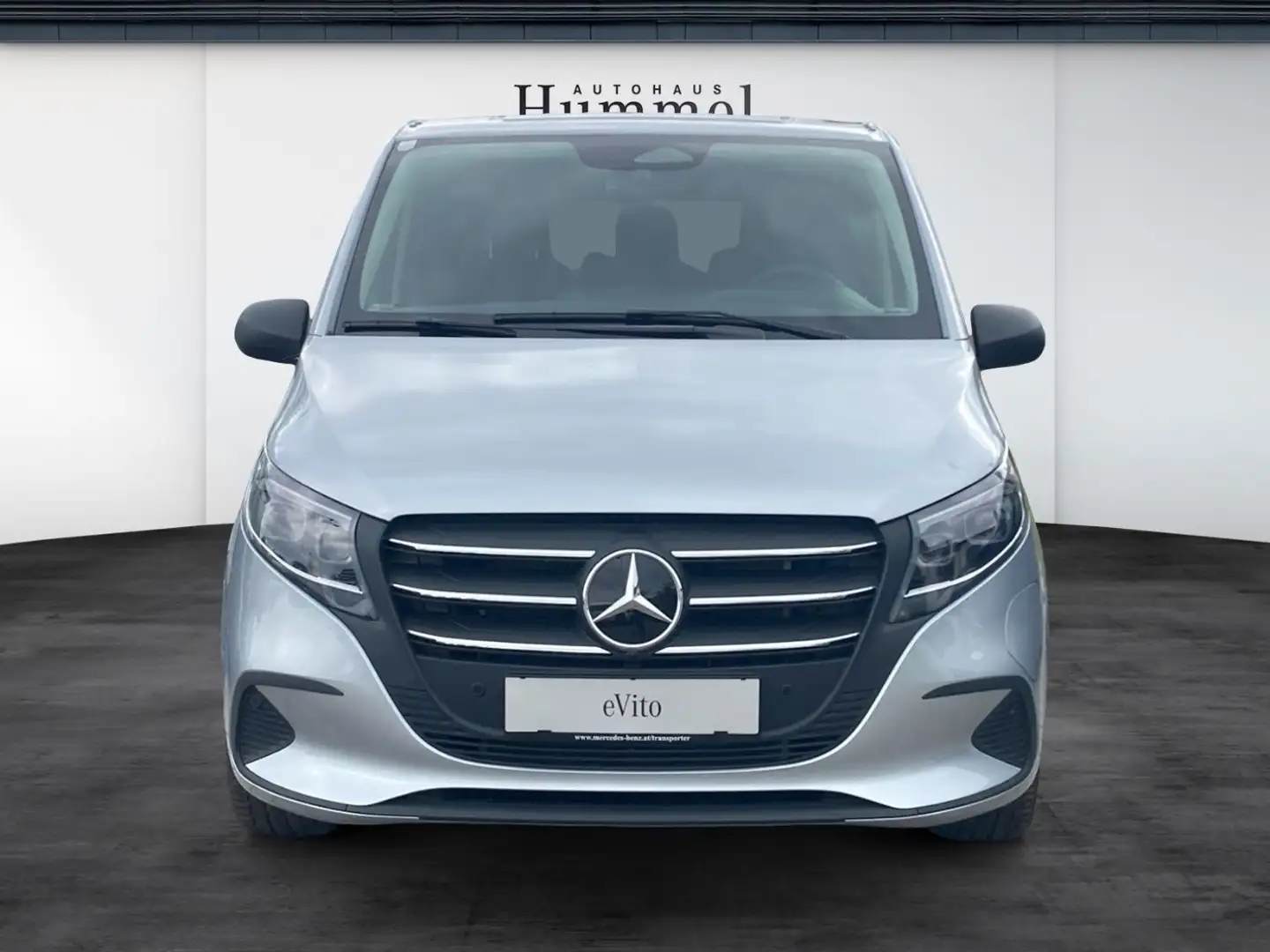 Mercedes-Benz eVito Tourer lang DAB Shz Klima FAP LED eHeck Silber - 2