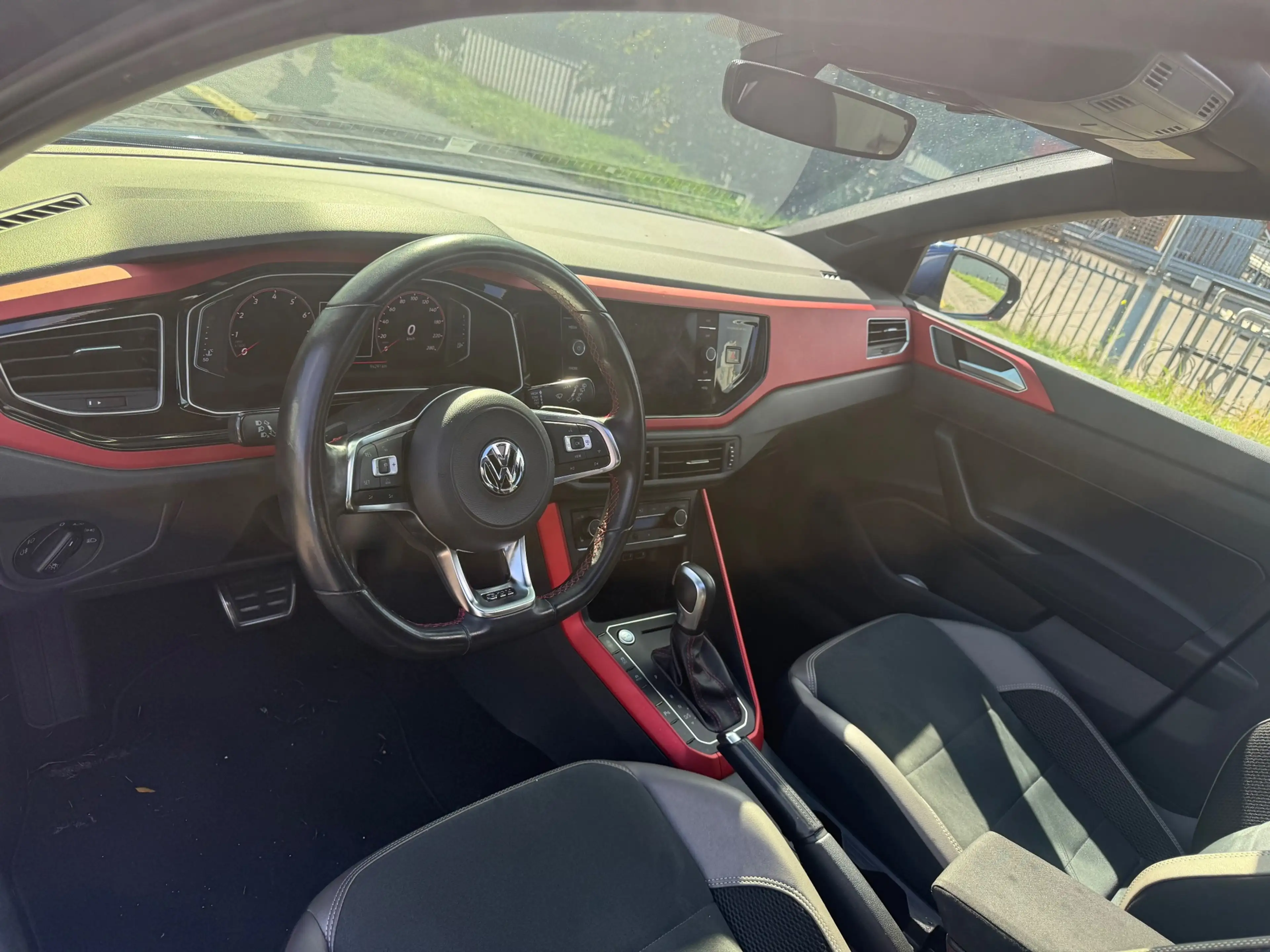 Volkswagen Polo GTI 2.0 TSI — photo 11