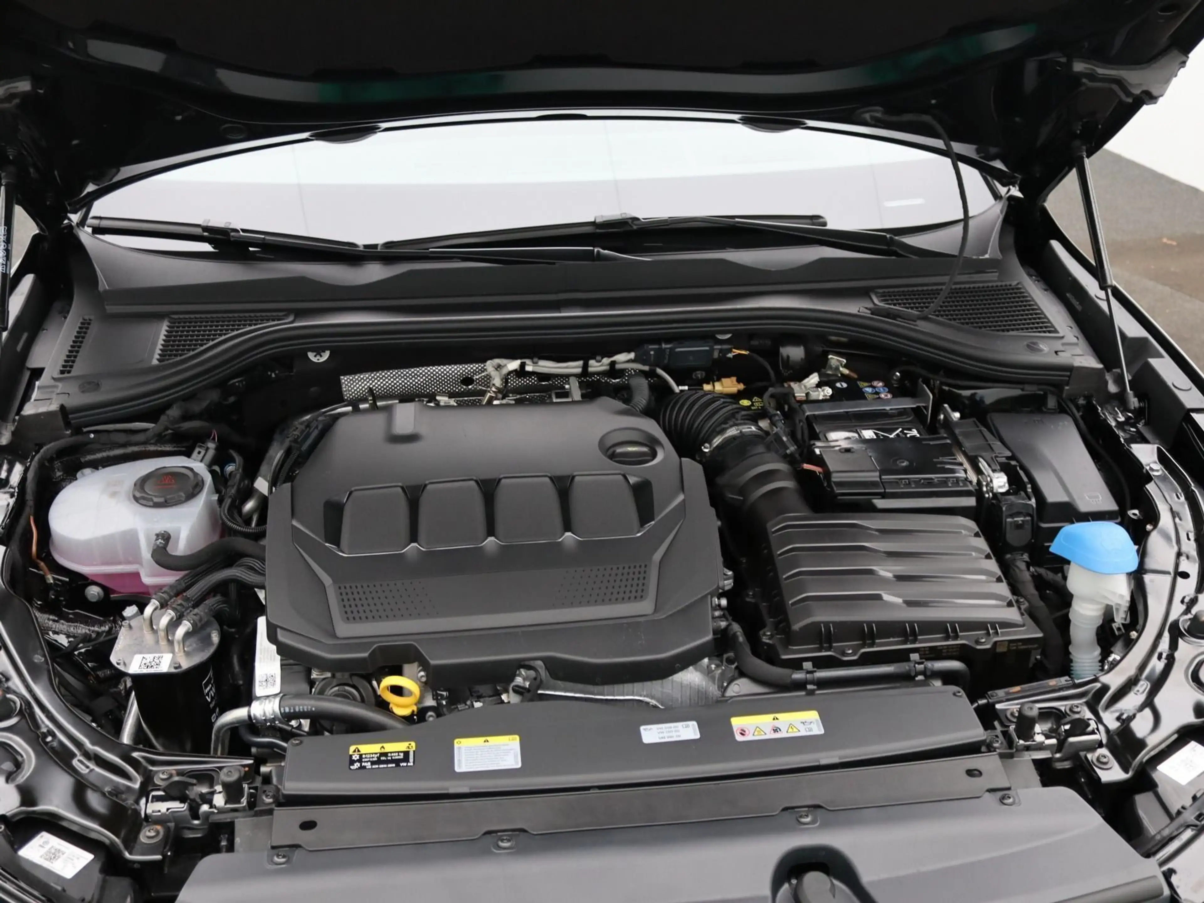 Volkswagen Passat Variant 2.0 TDI DSG / Matrix, IQ.Drive — photo 11