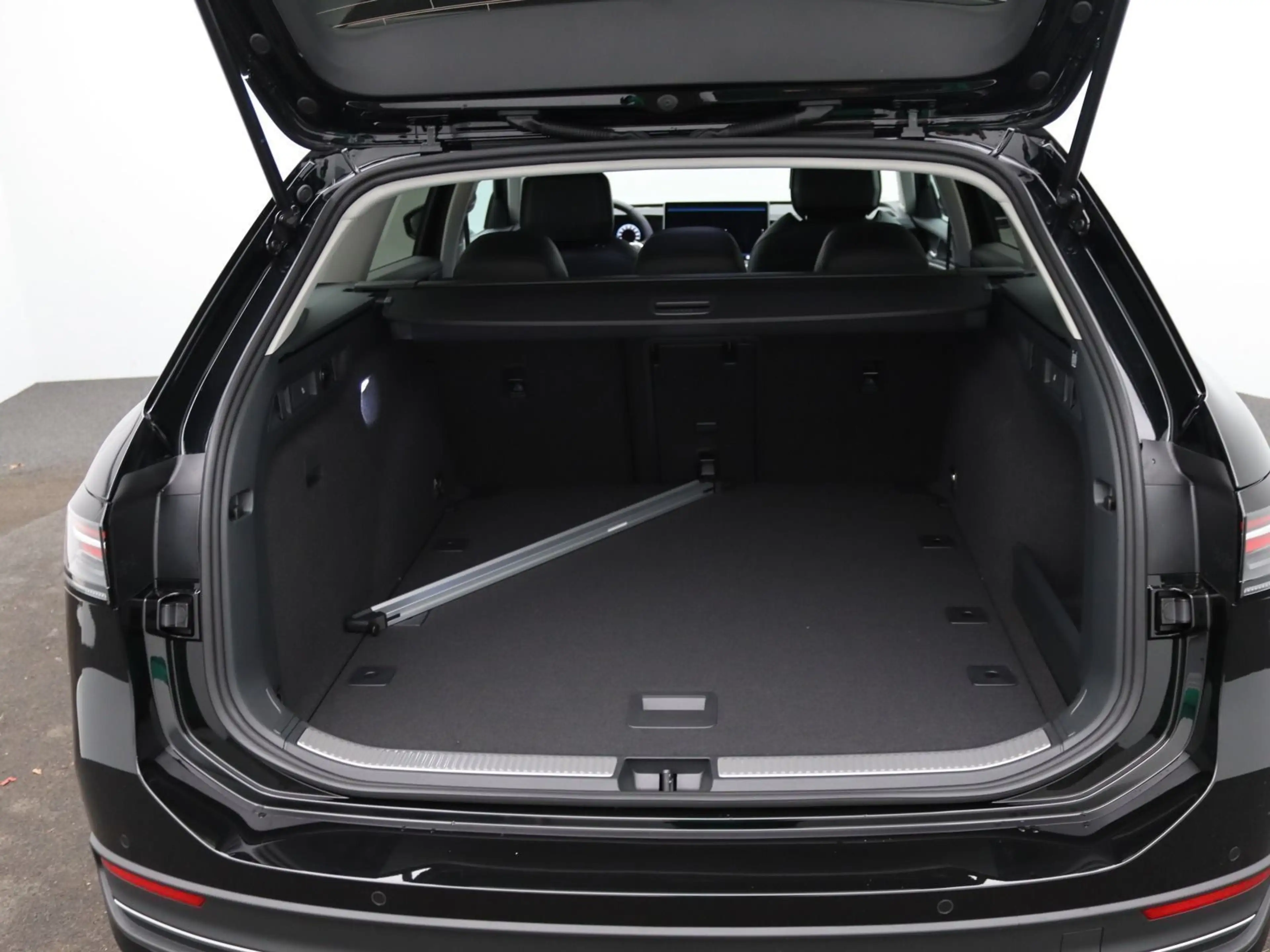 Volkswagen Passat Variant 2.0 TDI DSG / Matrix, IQ.Drive — photo 19