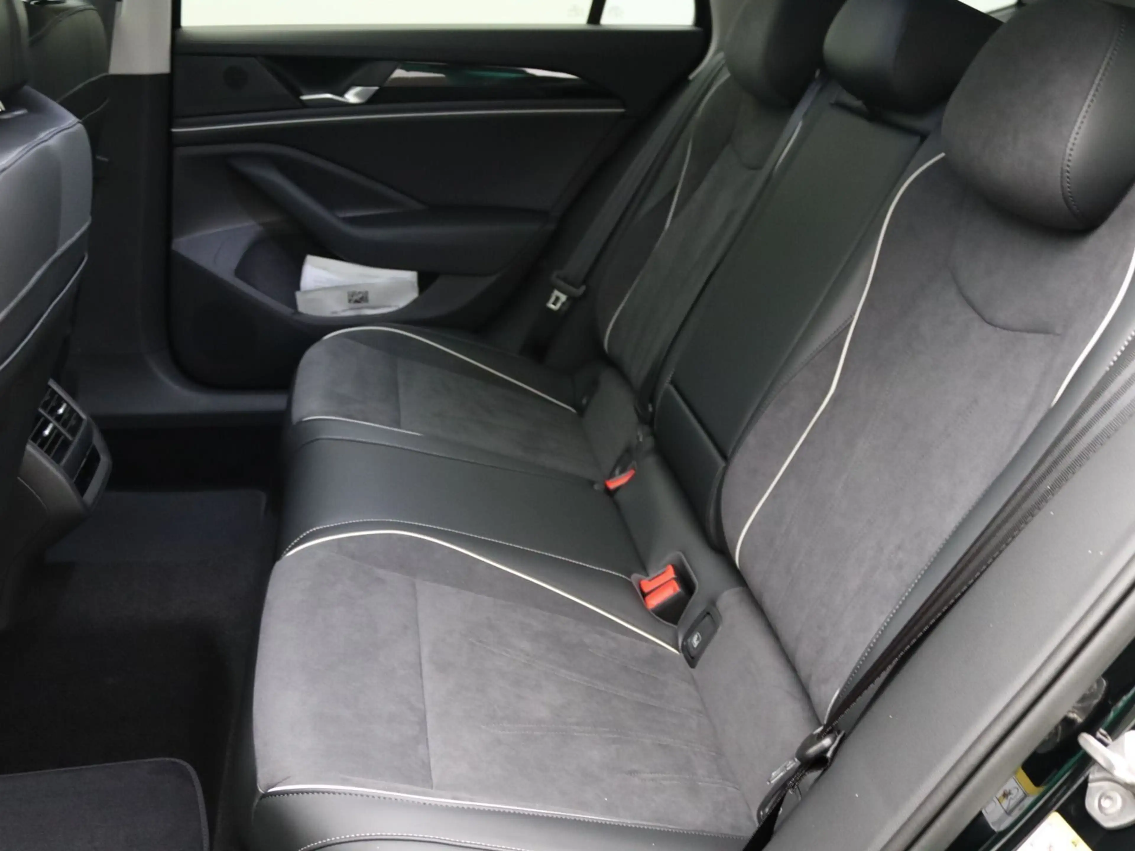 Volkswagen Passat Variant 2.0 TDI DSG / Matrix, IQ.Drive — photo 17