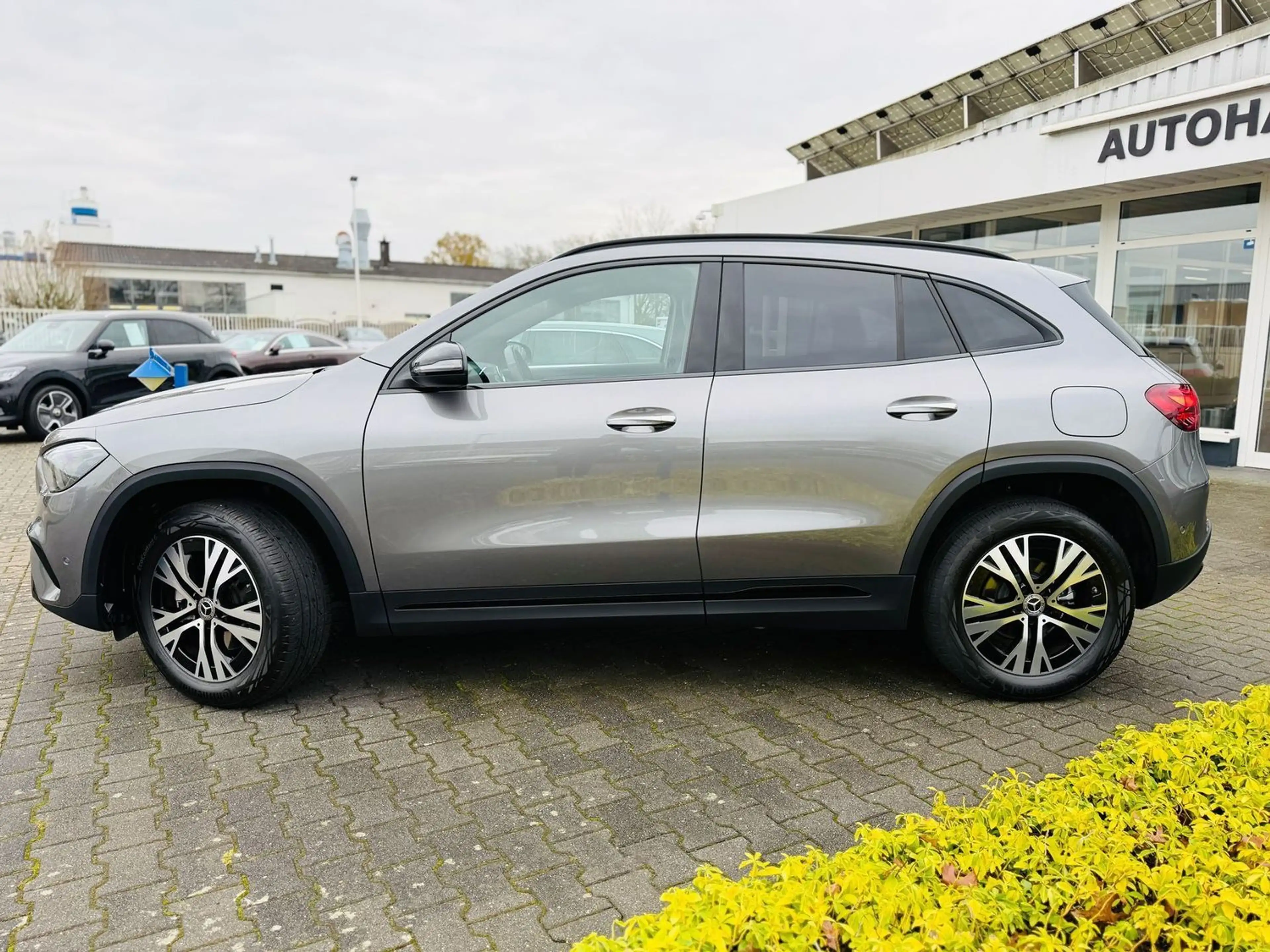 Mercedes-Benz GLA 180 PROGRESSIVE Advanced NIGHT, EasyPack, RFK, LED, WP — photo 3