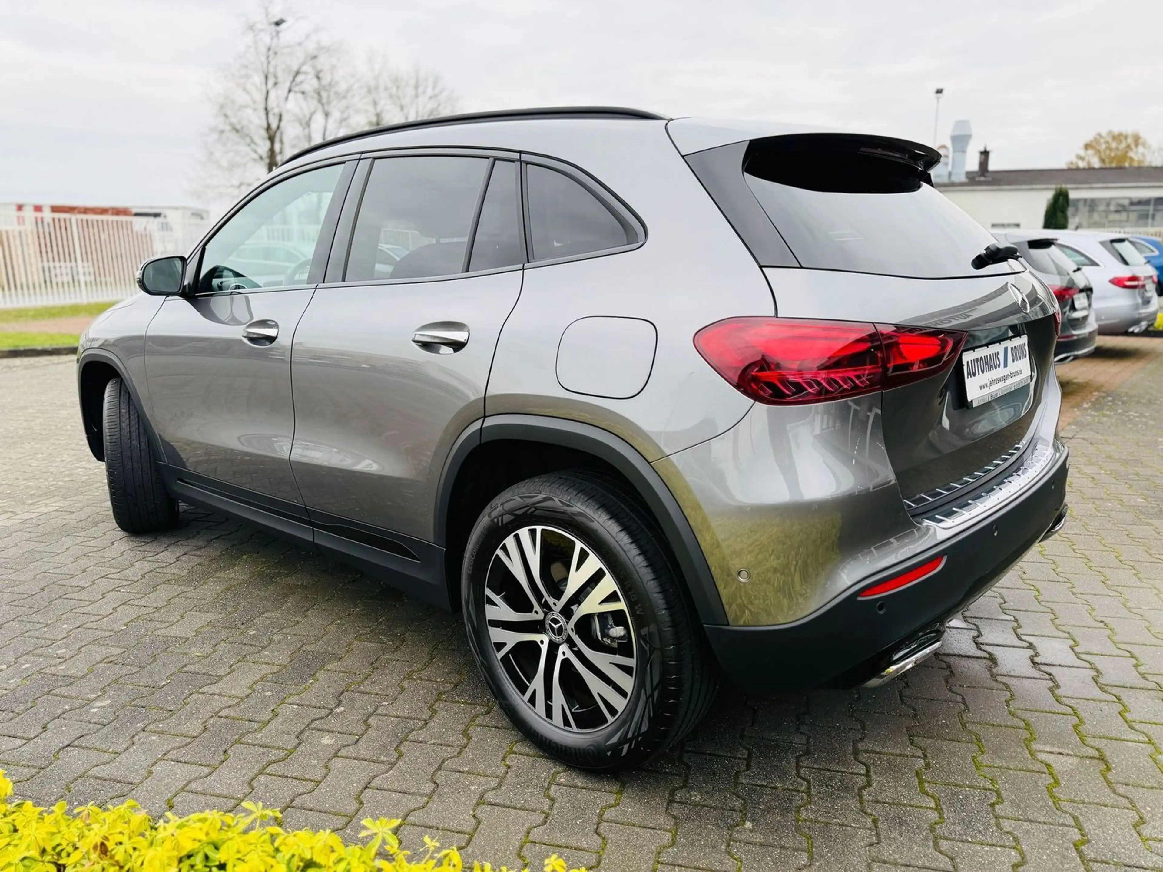 Mercedes-Benz GLA 180 PROGRESSIVE Advanced NIGHT, EasyPack, RFK, LED, WP — photo 4