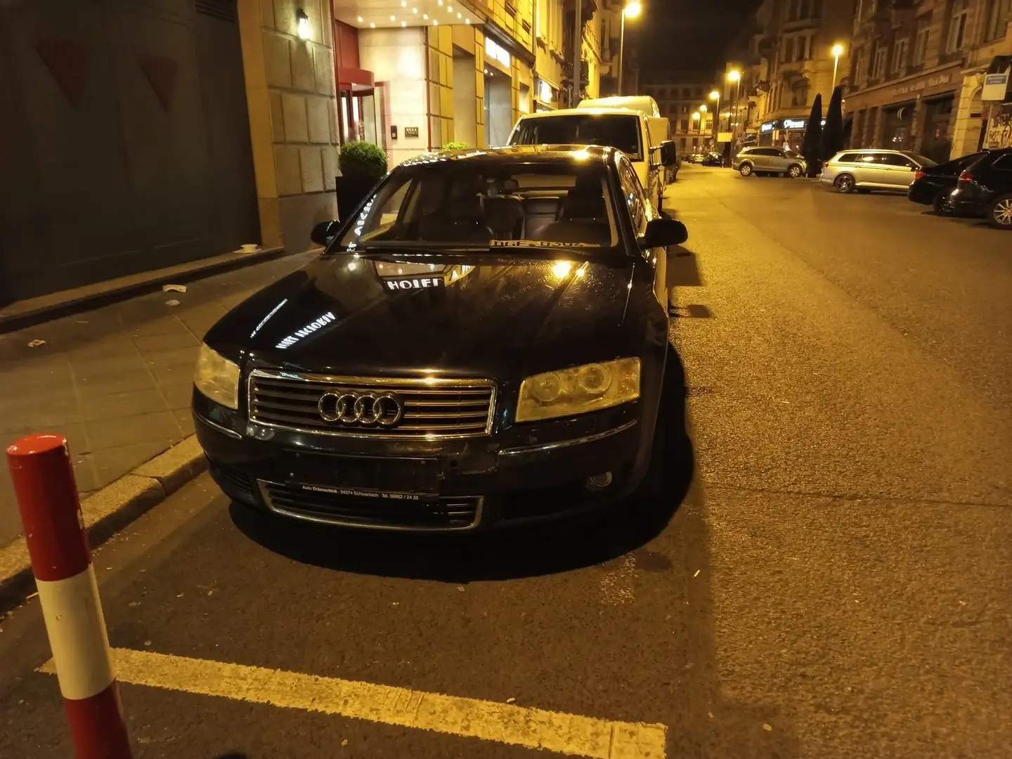 Audi A8 4.2 quattro - 1