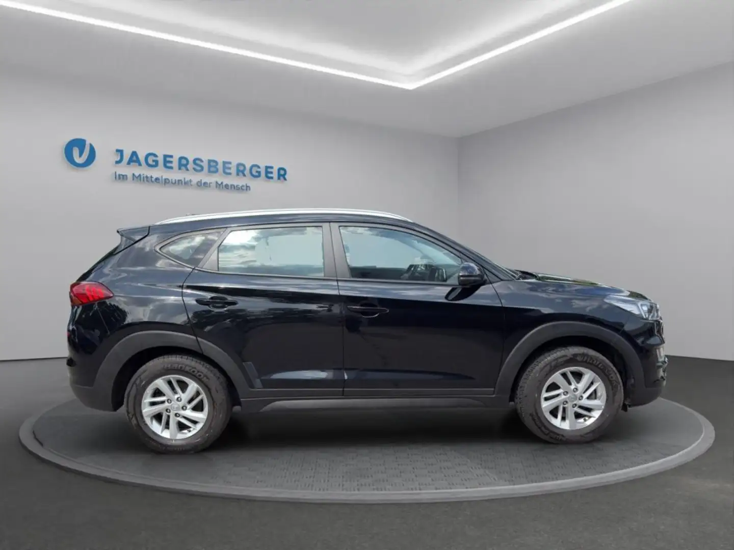 Hyundai TUCSON 1,6 CRDI Level 3 Zwart - 2