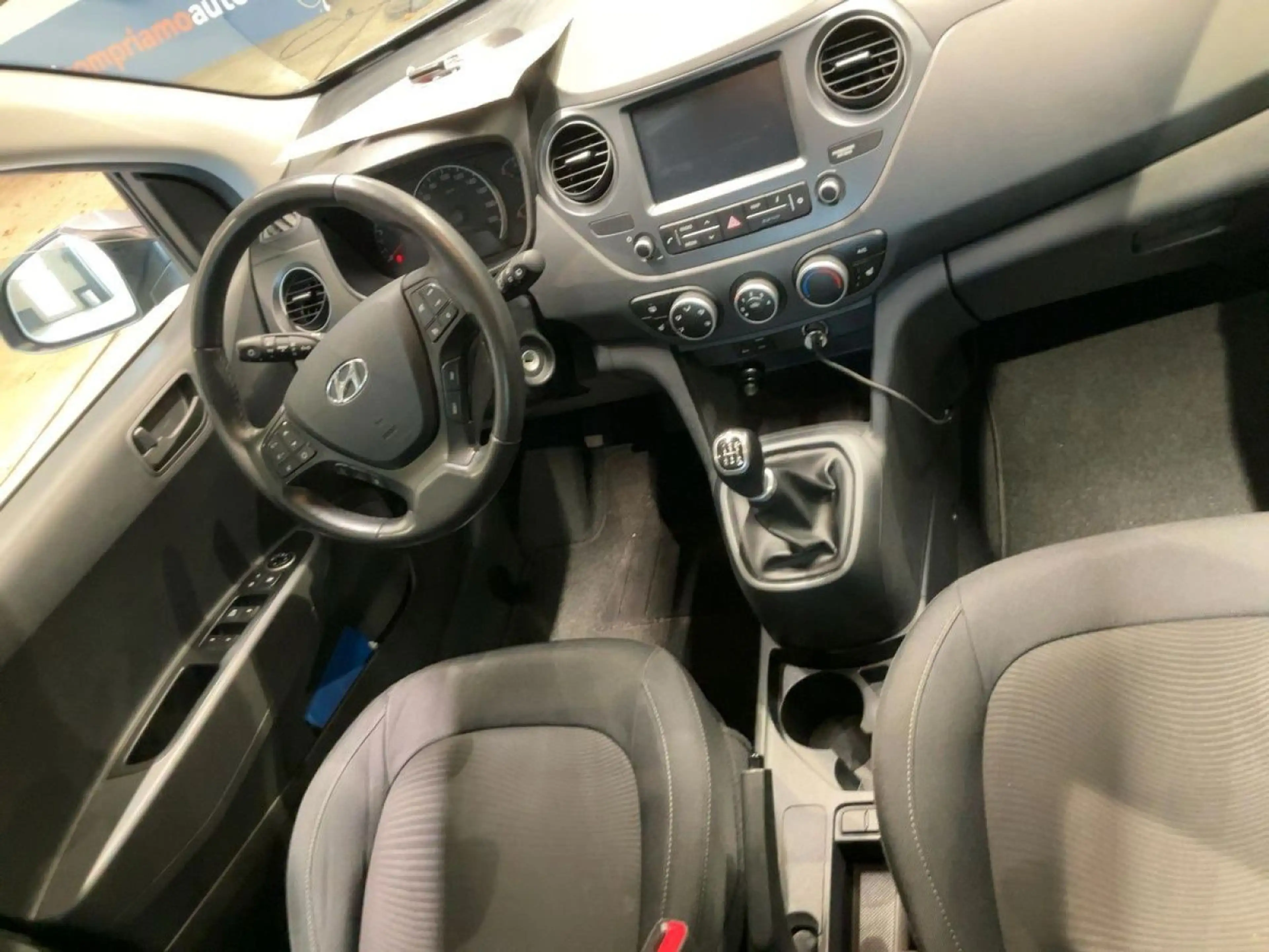 Hyundai i10 1.2 YES! Plus NAVI*PDC*SHZ*1HAND*DAB — photo 7