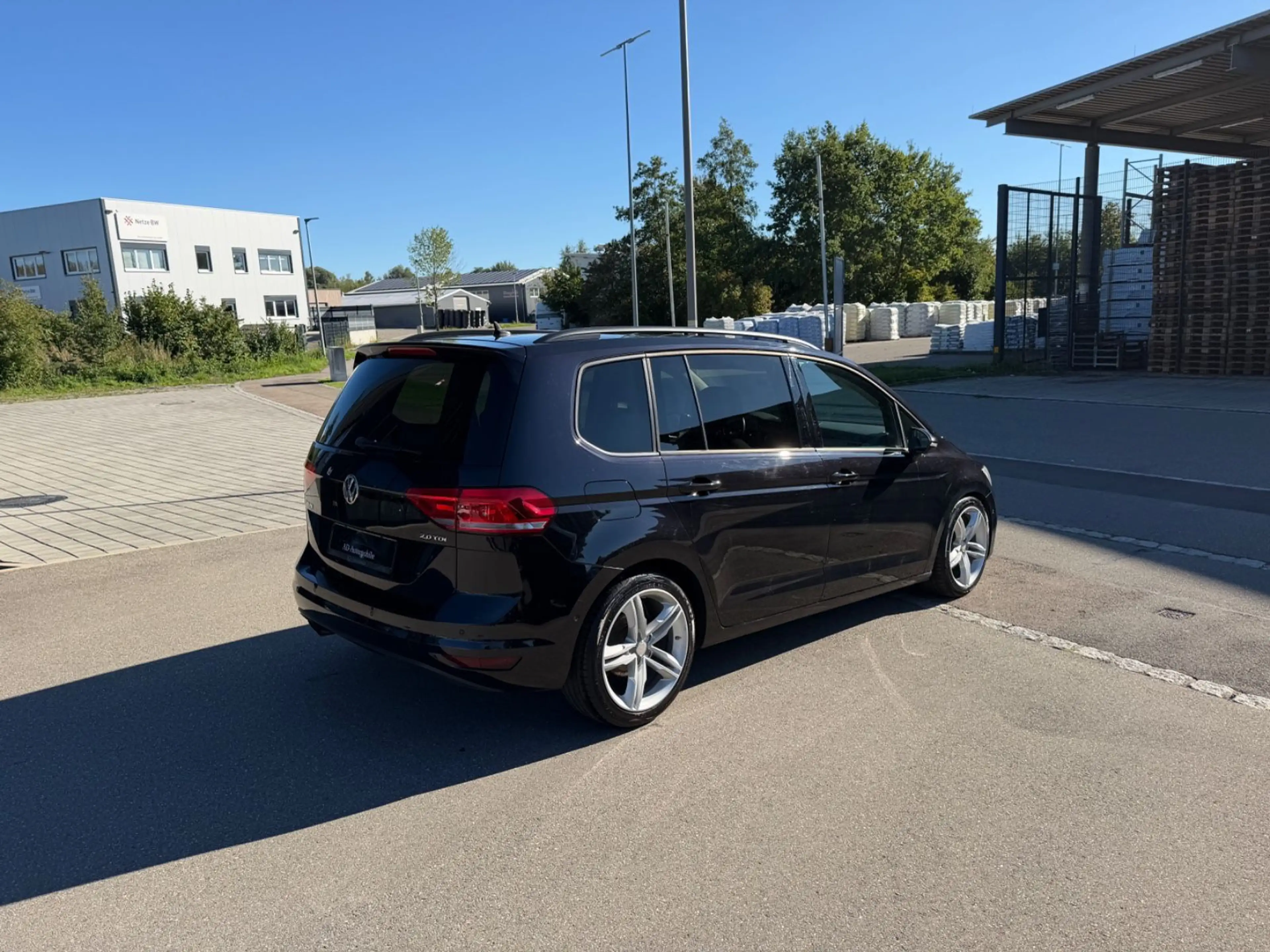 Volkswagen Touran Comfortline DSG Navi ACC St.Heiz Velur — photo 8
