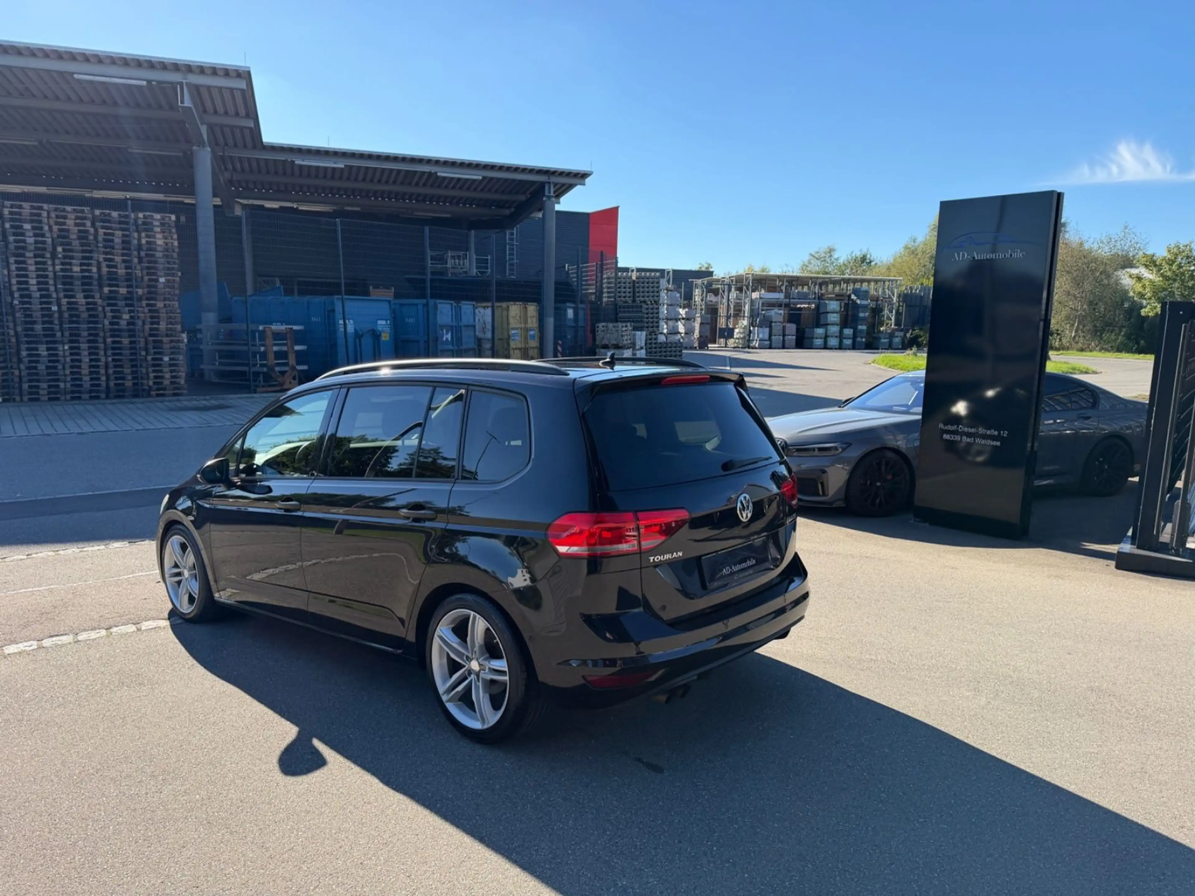 Volkswagen Touran Comfortline DSG Navi ACC St.Heiz Velur — photo 6