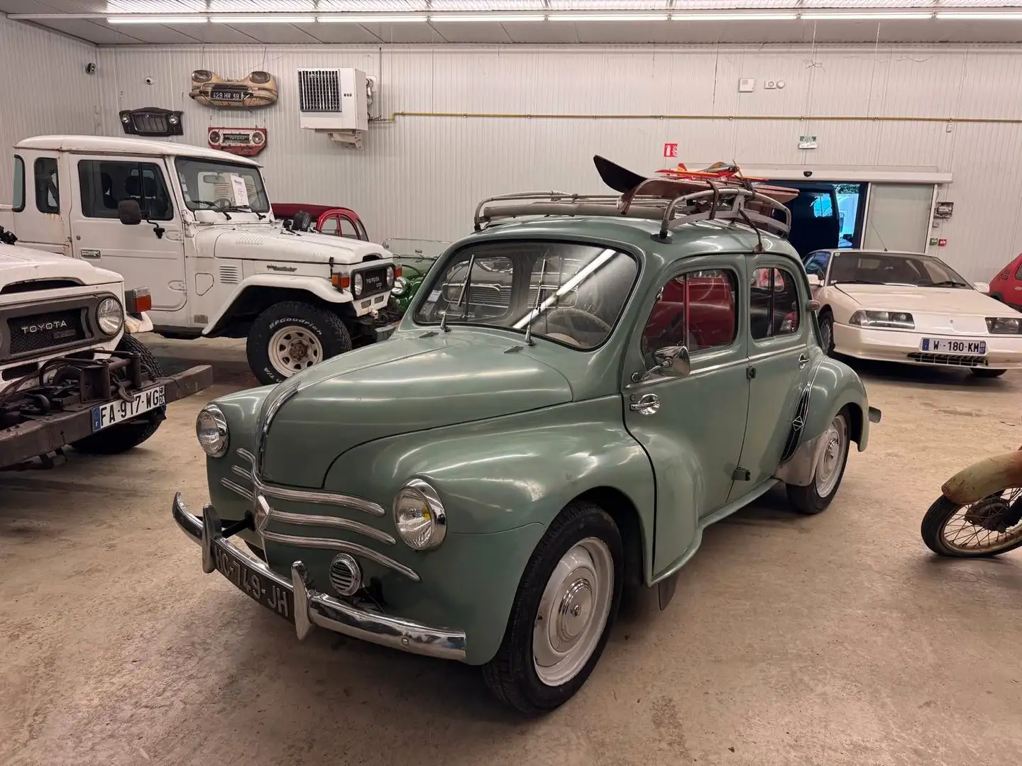Renault 4 CV - 1