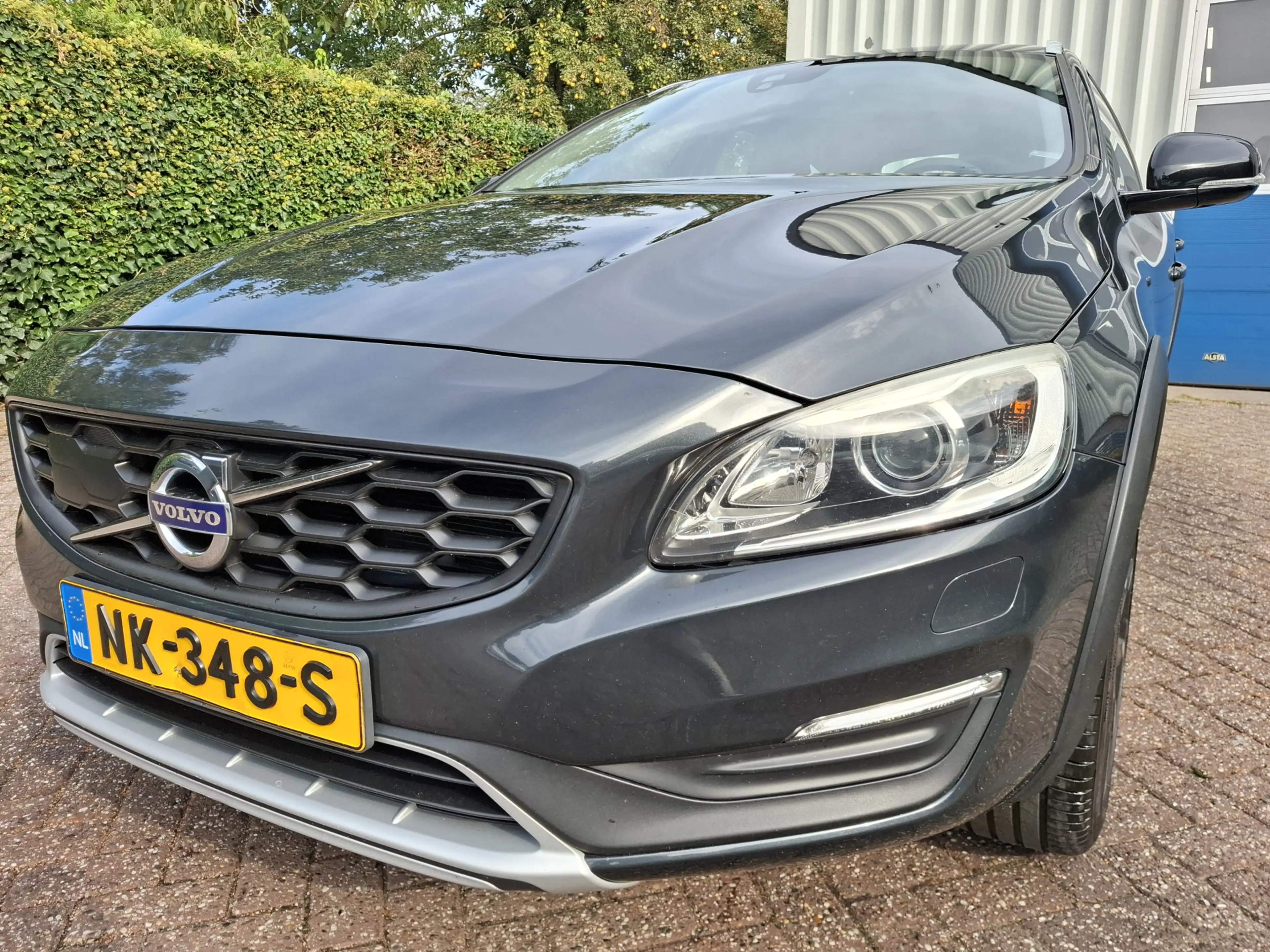 Volvo V60 Cross Country 2.0 D3 Nordic+ 150PK — photo 2