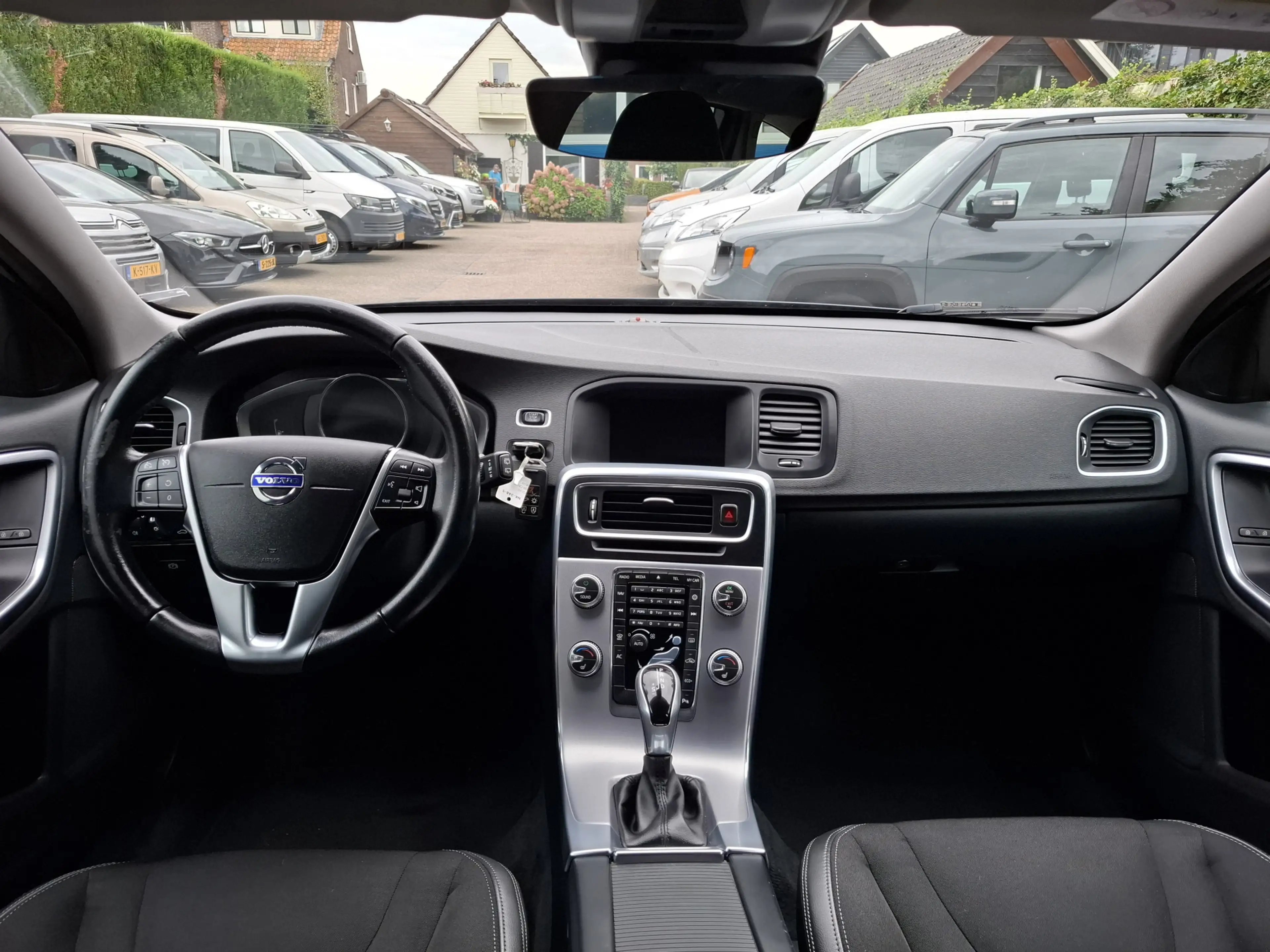 Volvo V60 Cross Country 2.0 D3 Nordic+ 150PK — photo 13