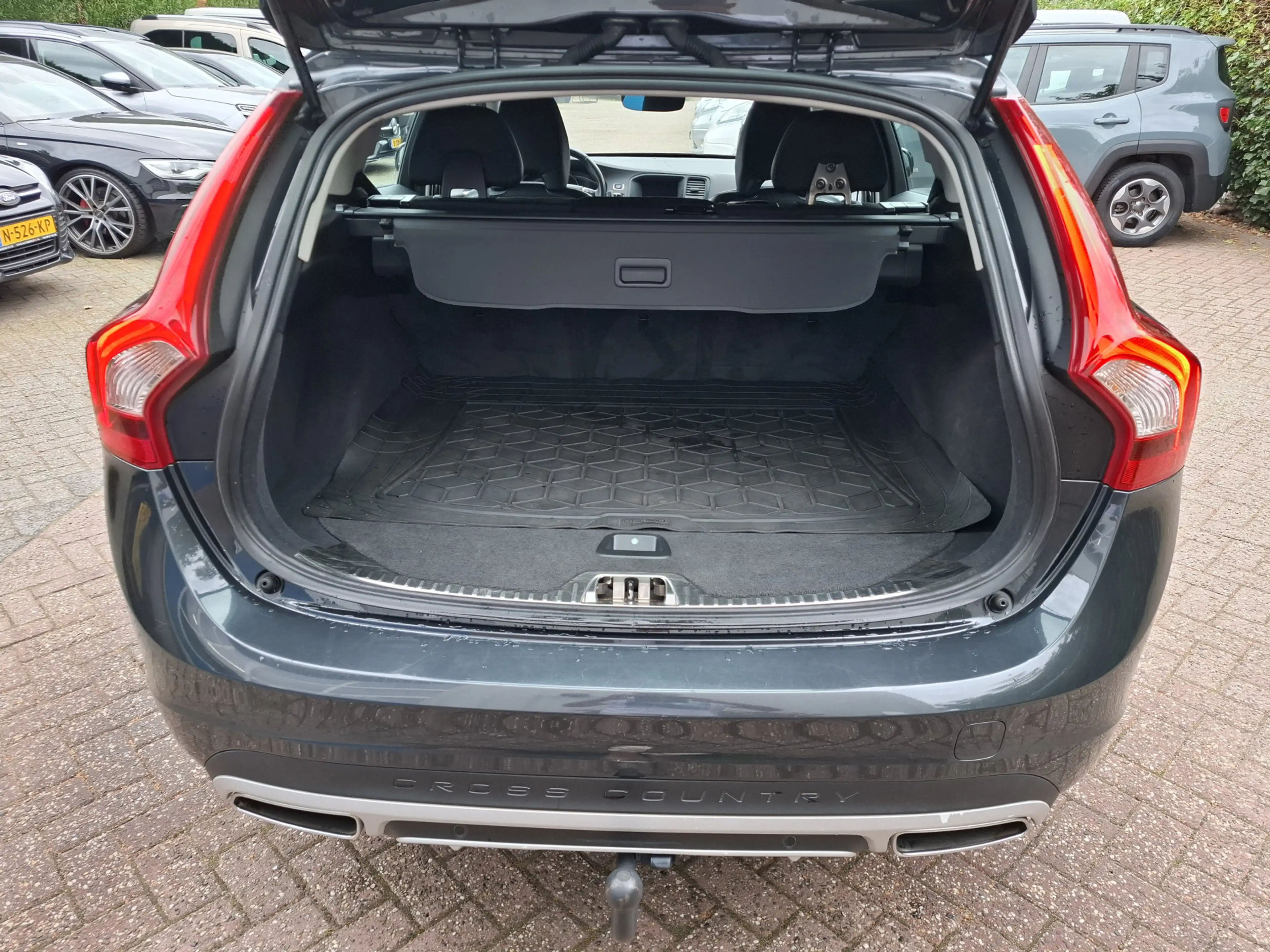Volvo V60 Cross Country 2.0 D3 Nordic+ 150PK — photo 14