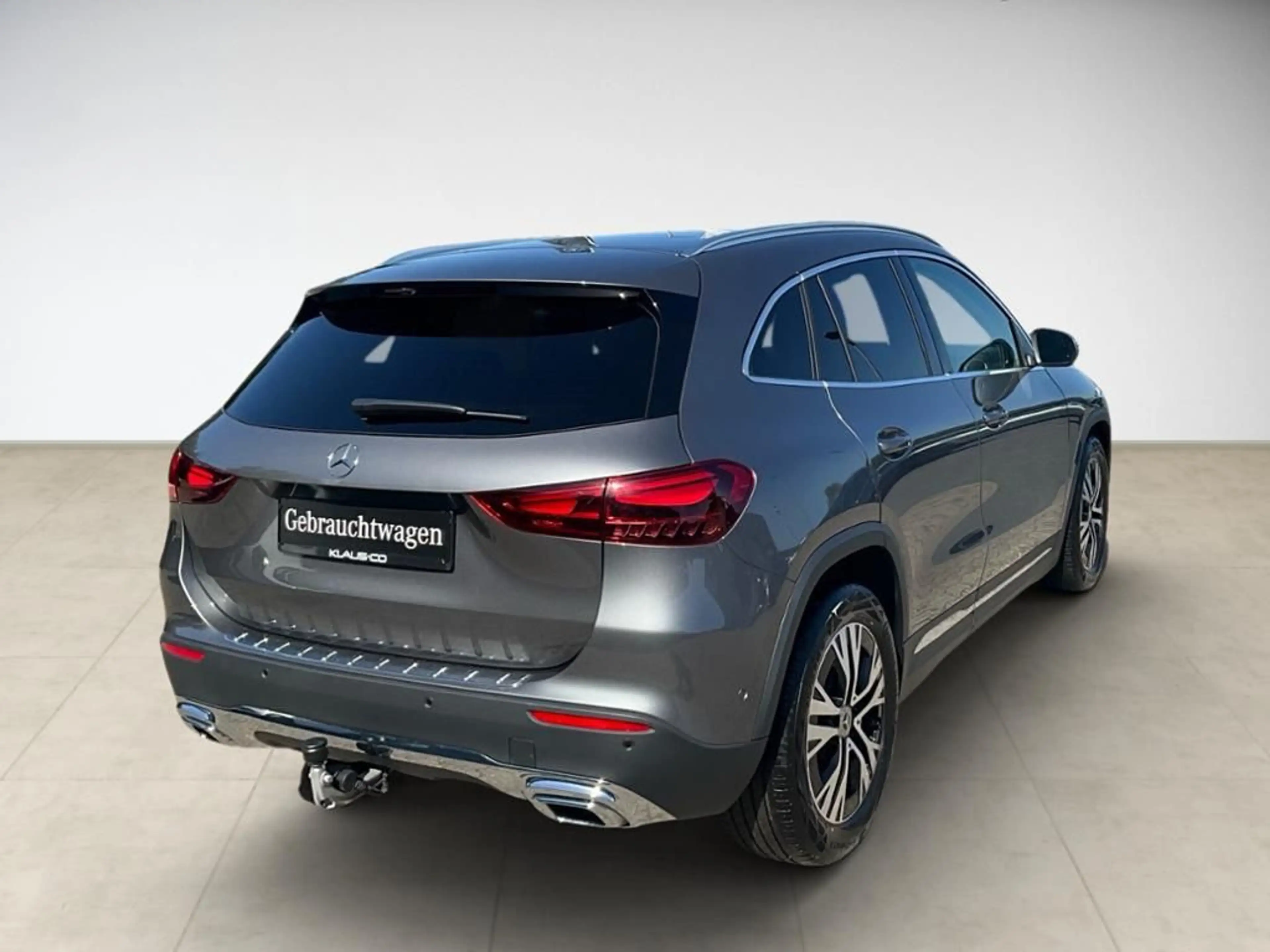 Mercedes-Benz GLA 180 Progressive Line Advanced AHK AUT Kam. — photo 4