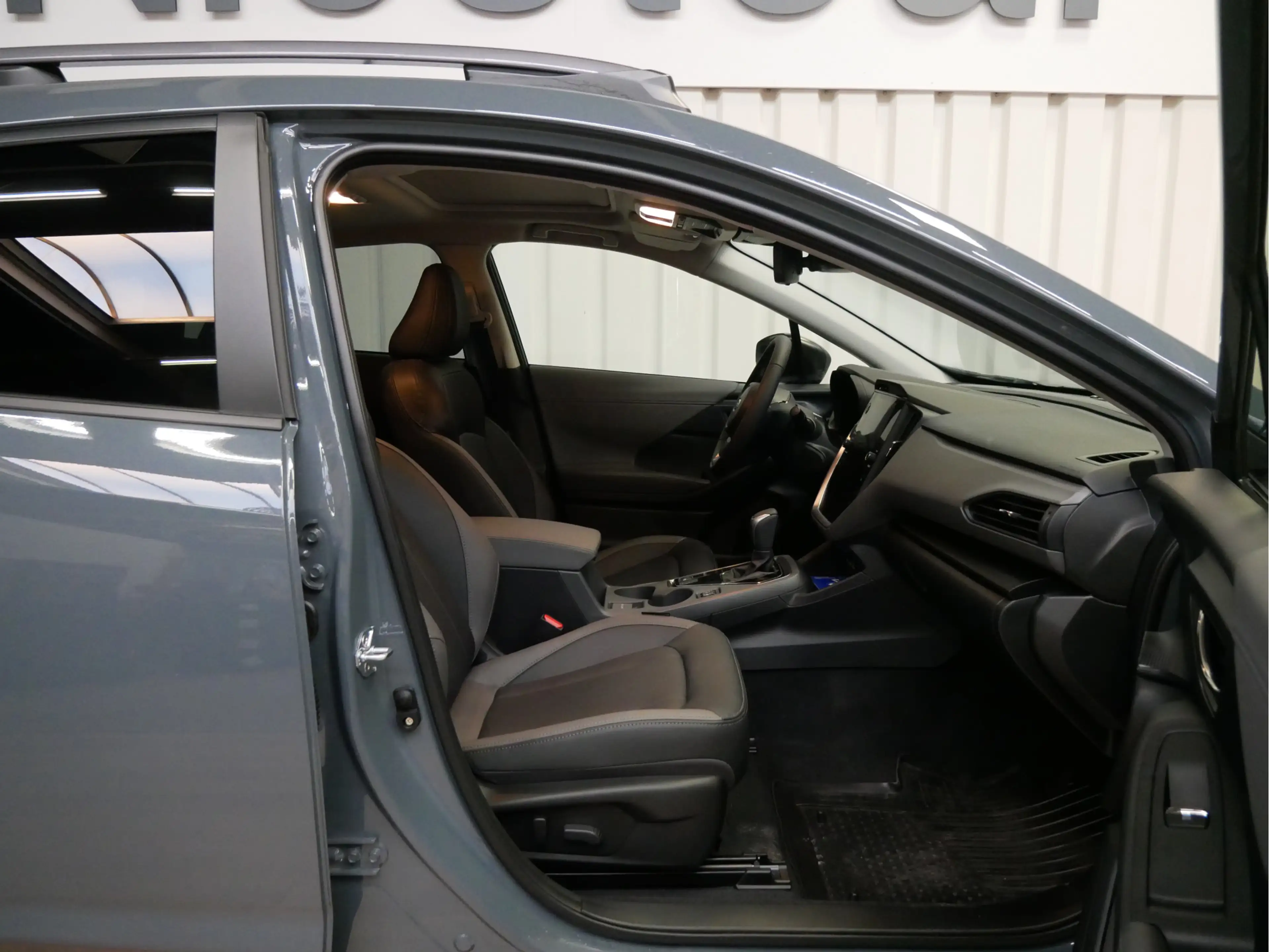 Subaru Crosstrek 2.0i Premium — photo 11