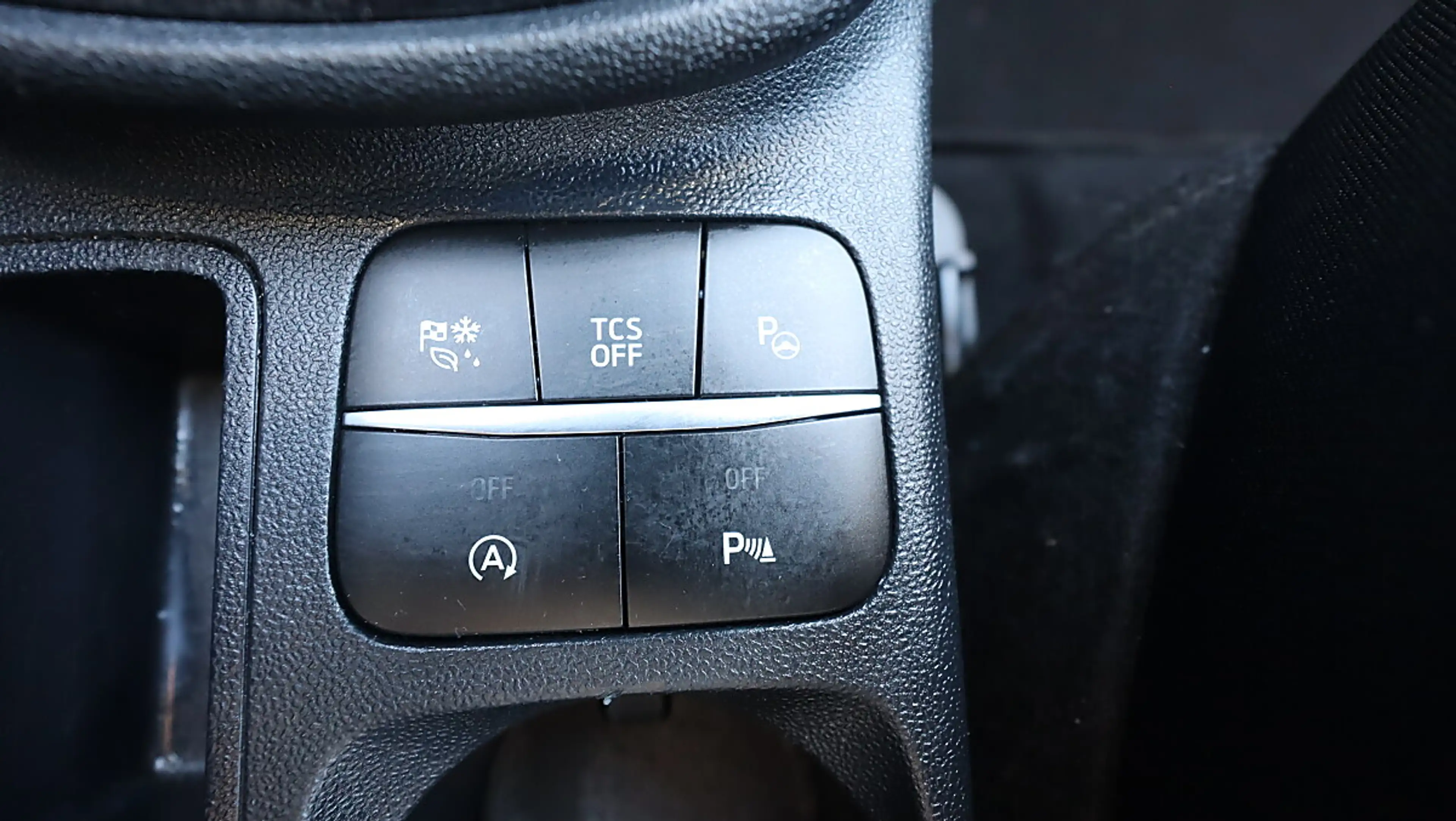Ford Fiesta 1.1 Cool&Connect Parksensor vo+hi Lenkradh. Sit... — photo 11