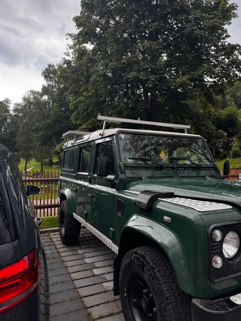 Land Rover Defender 110 Station Wagon SE Grün - 2