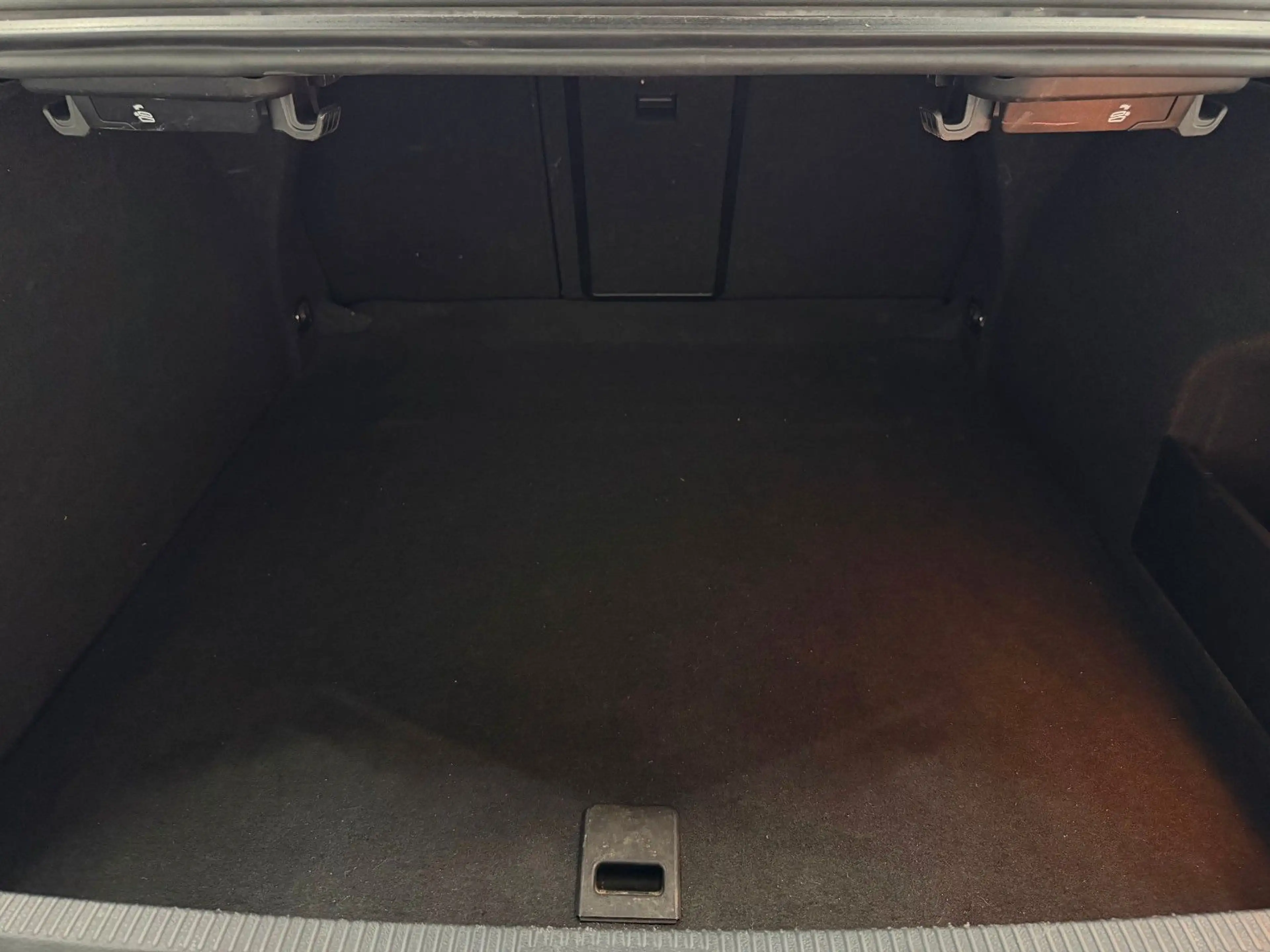 Volkswagen CC R-LINE/SHZ/KLIMAUT./XENON/PANORAMADACH — photo 11