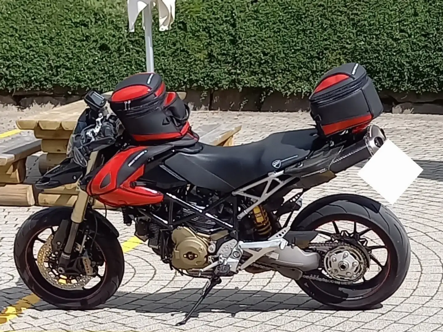 Ducati Hypermotard 1100 S Fekete - 1