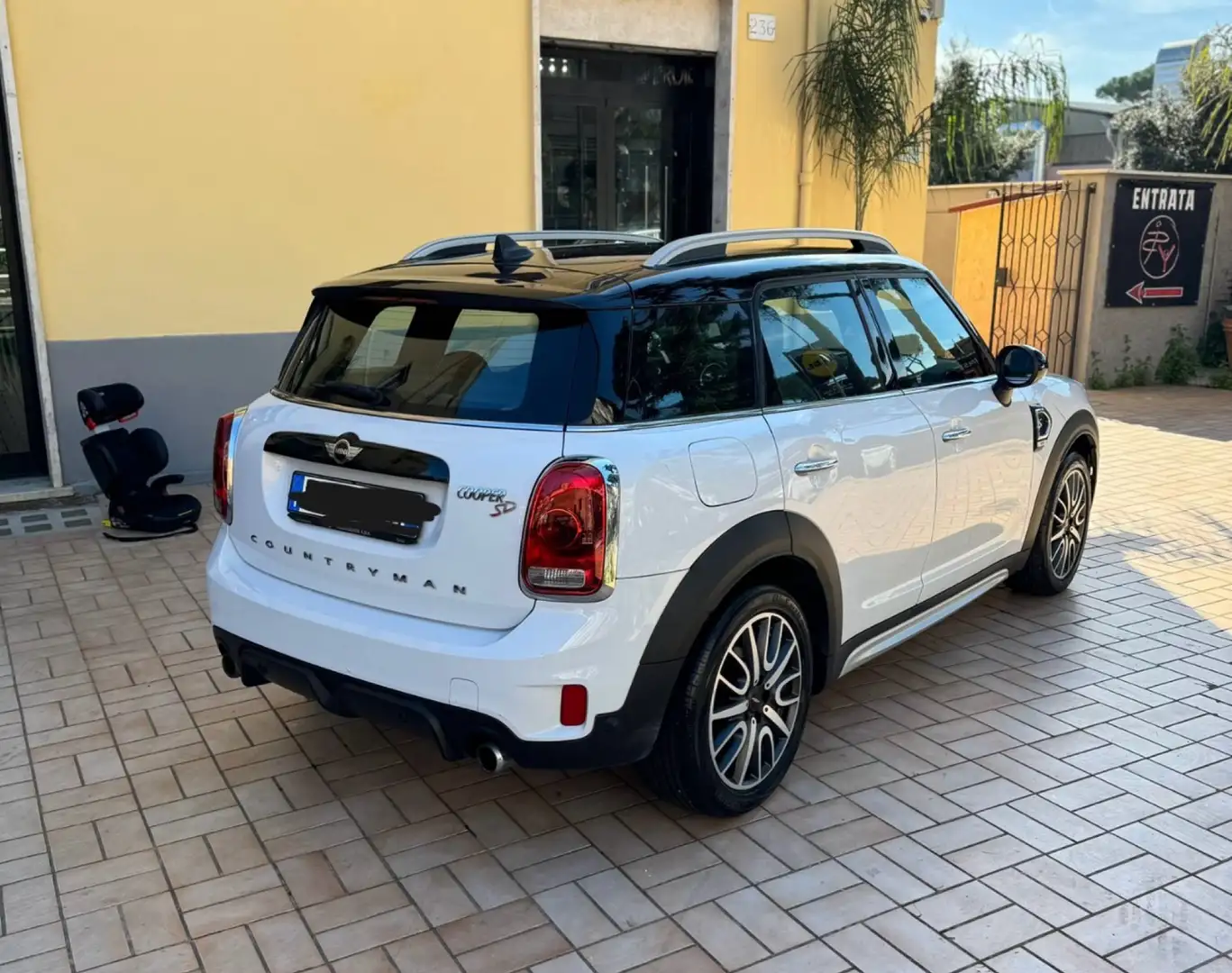 MINI Cooper SD Countryman 2.0 auto allestimento JCW - 2