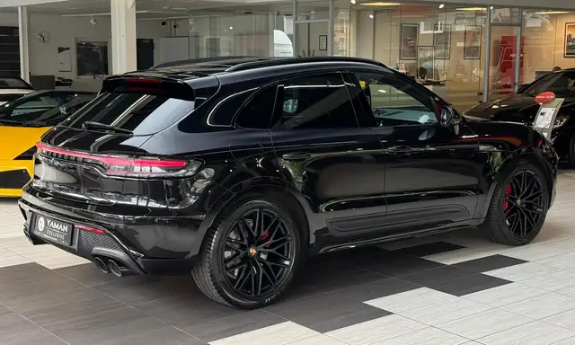 Porsche Macan view 7