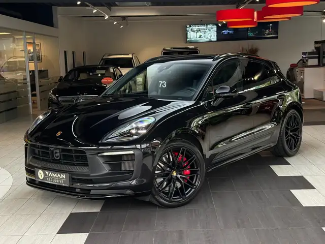 2023 Porsche Macan in Black for sale
