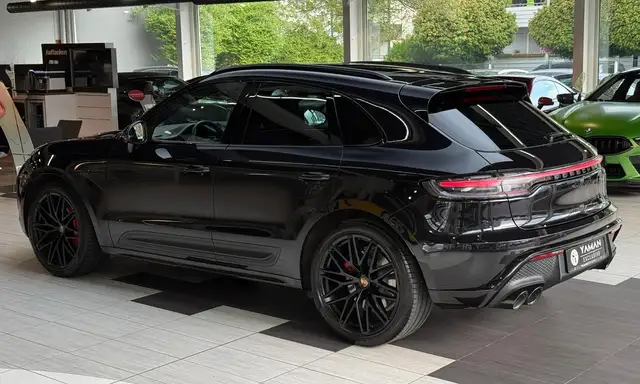 Porsche Macan view 9
