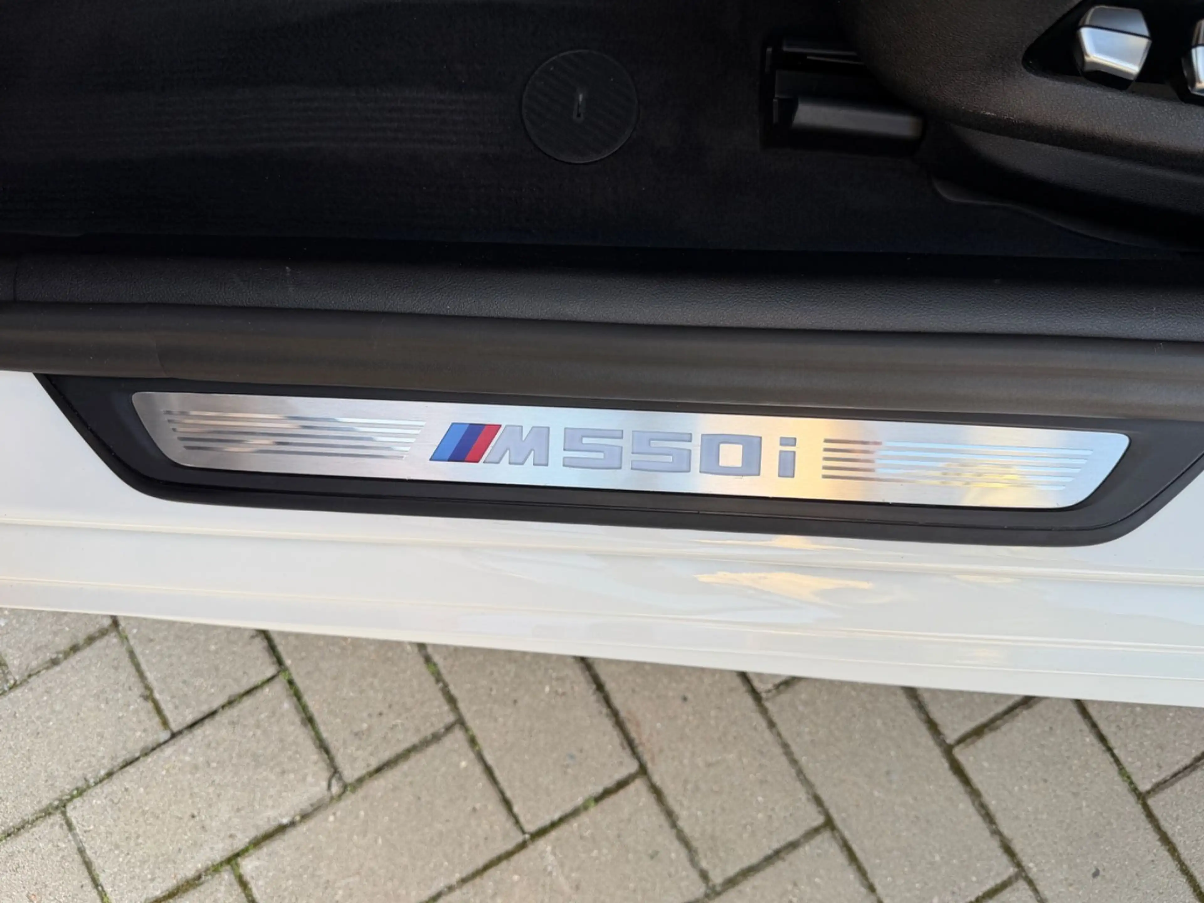 BMW 550 i xDrive*Laser*DIGITAL-TACHO*LED*HUD* — photo 11