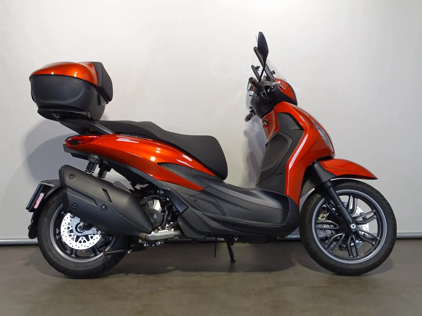 Piaggio Beverly 400 S Orange - 1