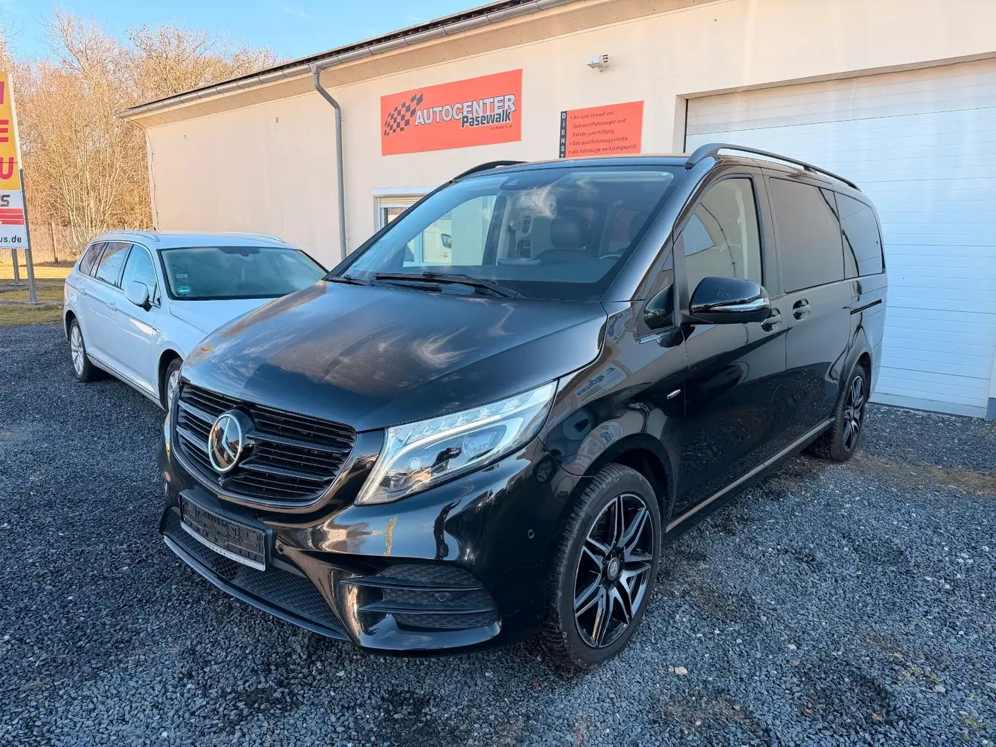 Mercedes-Benz V 220 V 250 CDI AVANTG./EDITION 4MATIC Schwarz - 1