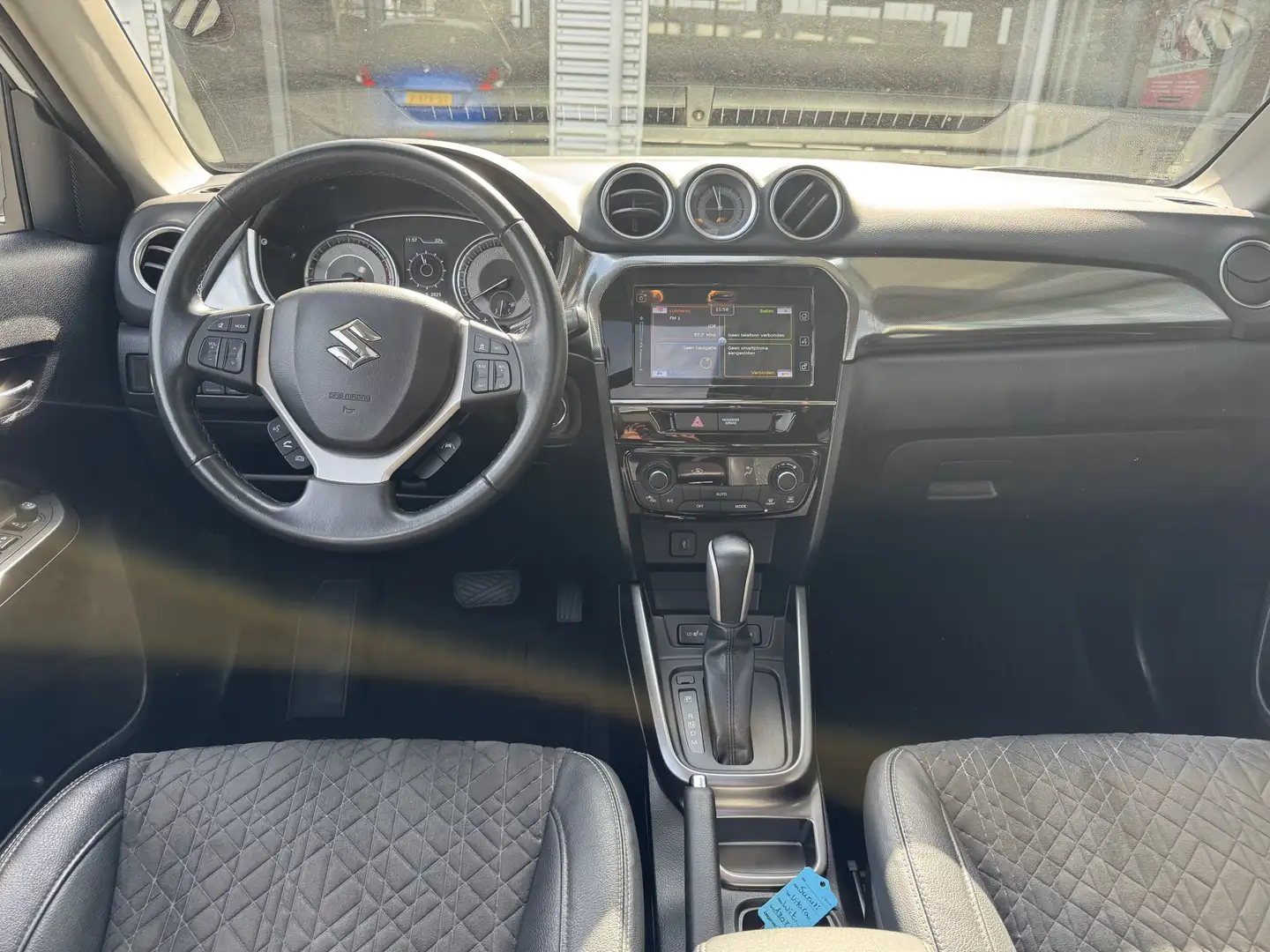 Suzuki Vitara 1.4 Boosterjet Style Smart Hybrid CVT Automaat 130 Blanc - 2